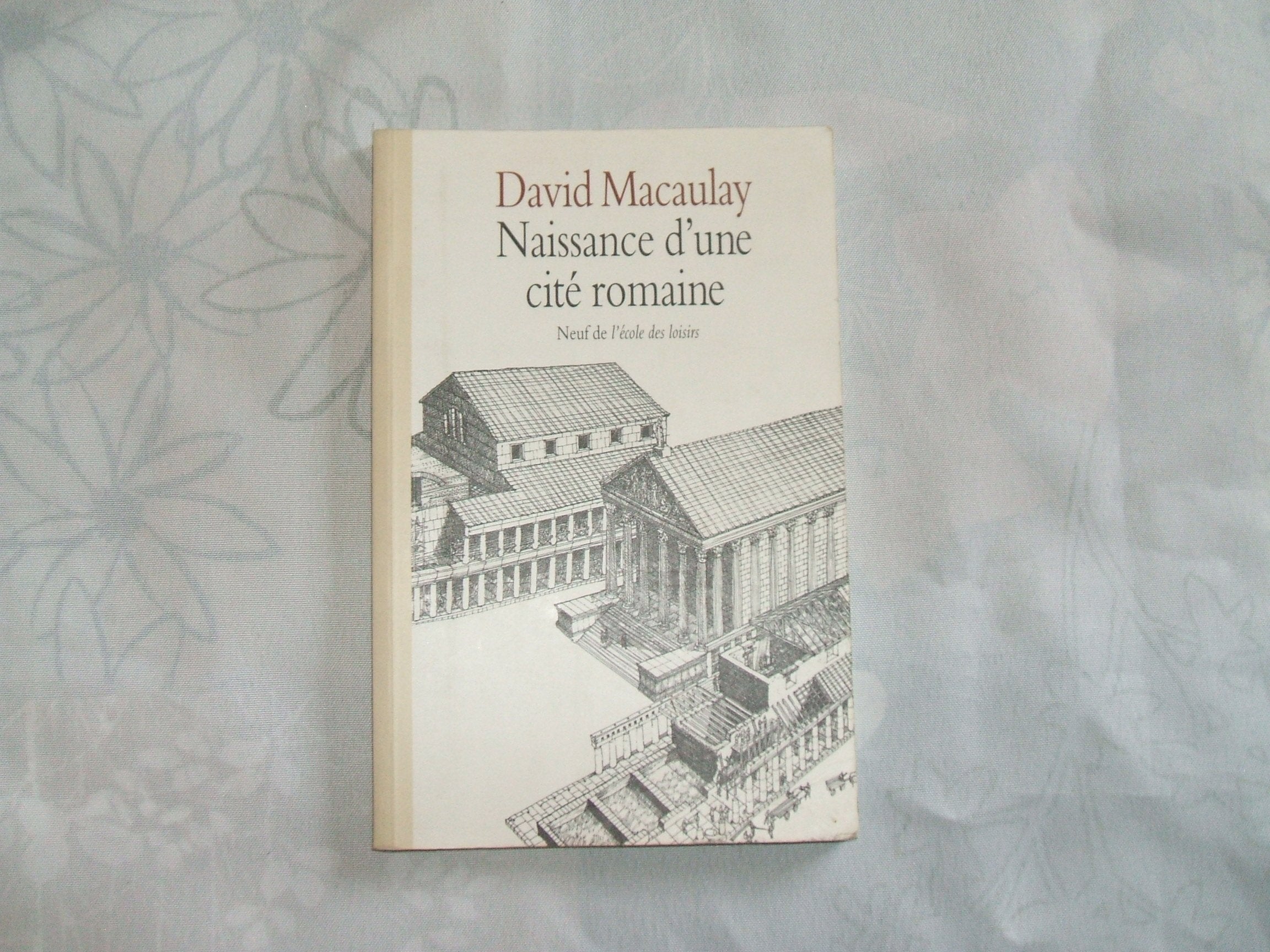 Naissance d'une cite romaine 9782211050692