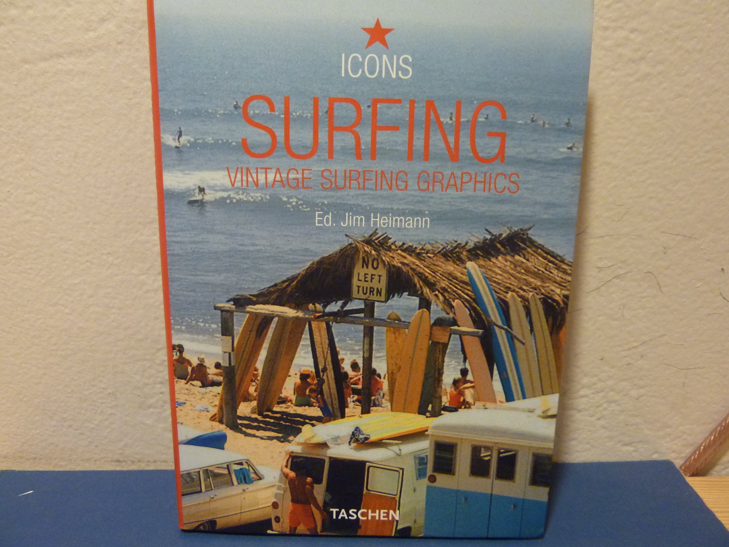 Surfing: Vintage Surfing Graphics 9783822830079