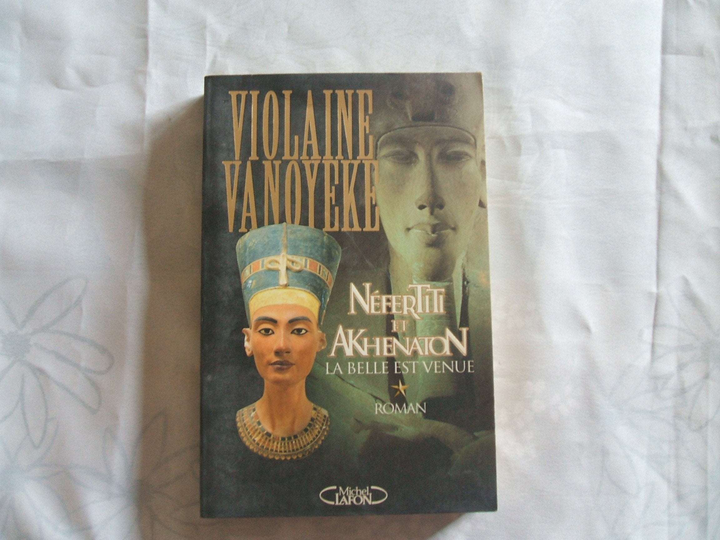 Nefertiti et Akhenaton, tome 1 9782840988847
