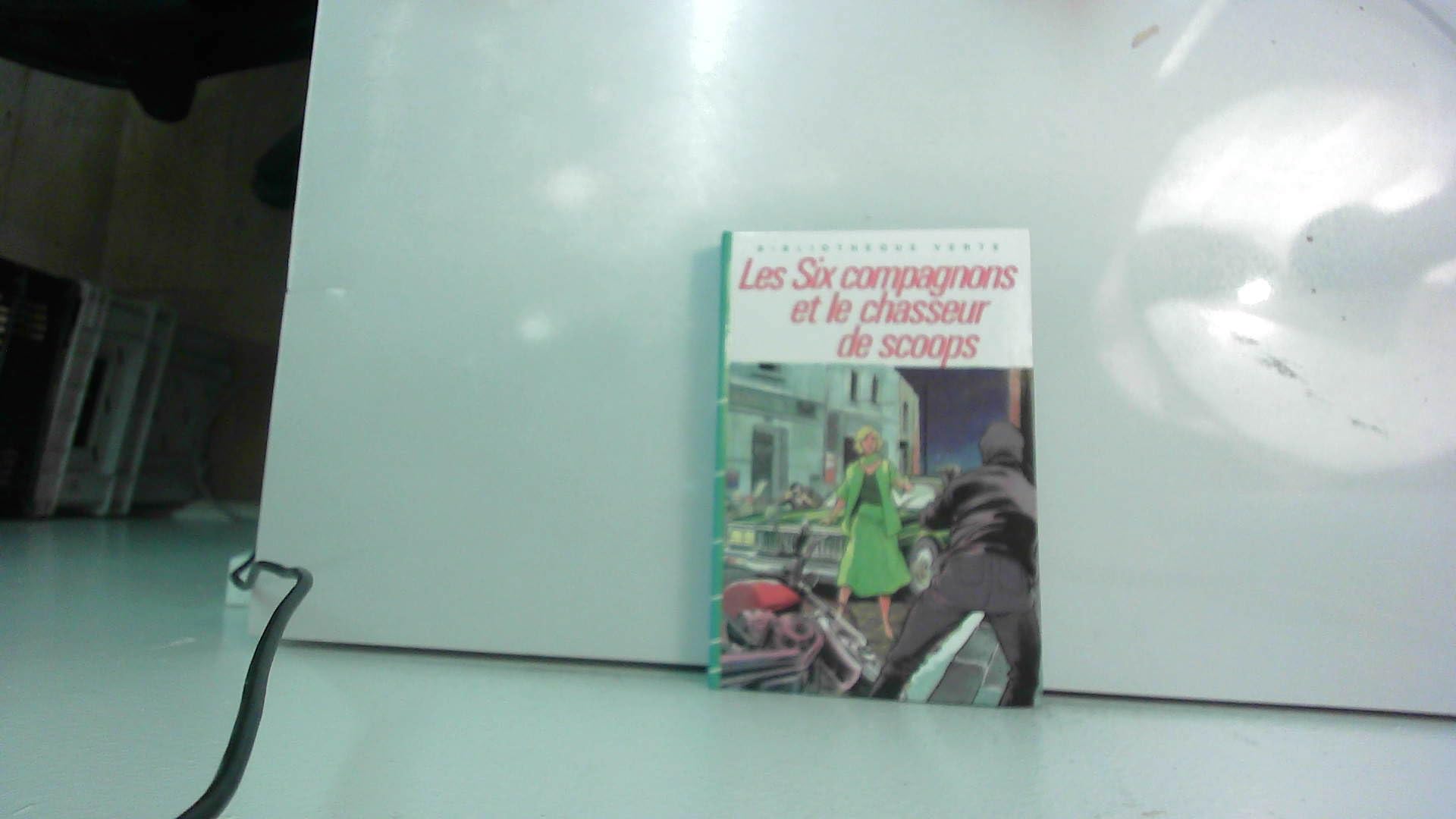 Les six compagnons et le chasseur de scoops 9782010106323