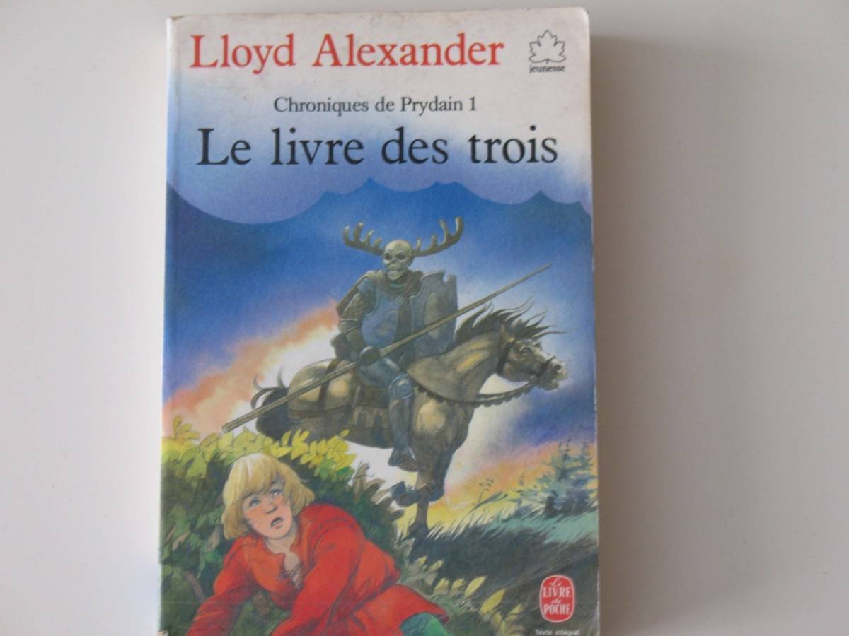 Le livre des trois Chroniques de Prydain 1 9782253037897