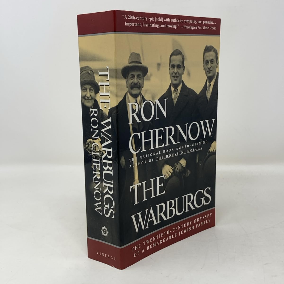 The Warburgs: The Twentieth-Century Odyssey of a Remarkable Jewish Family 9780679743590
