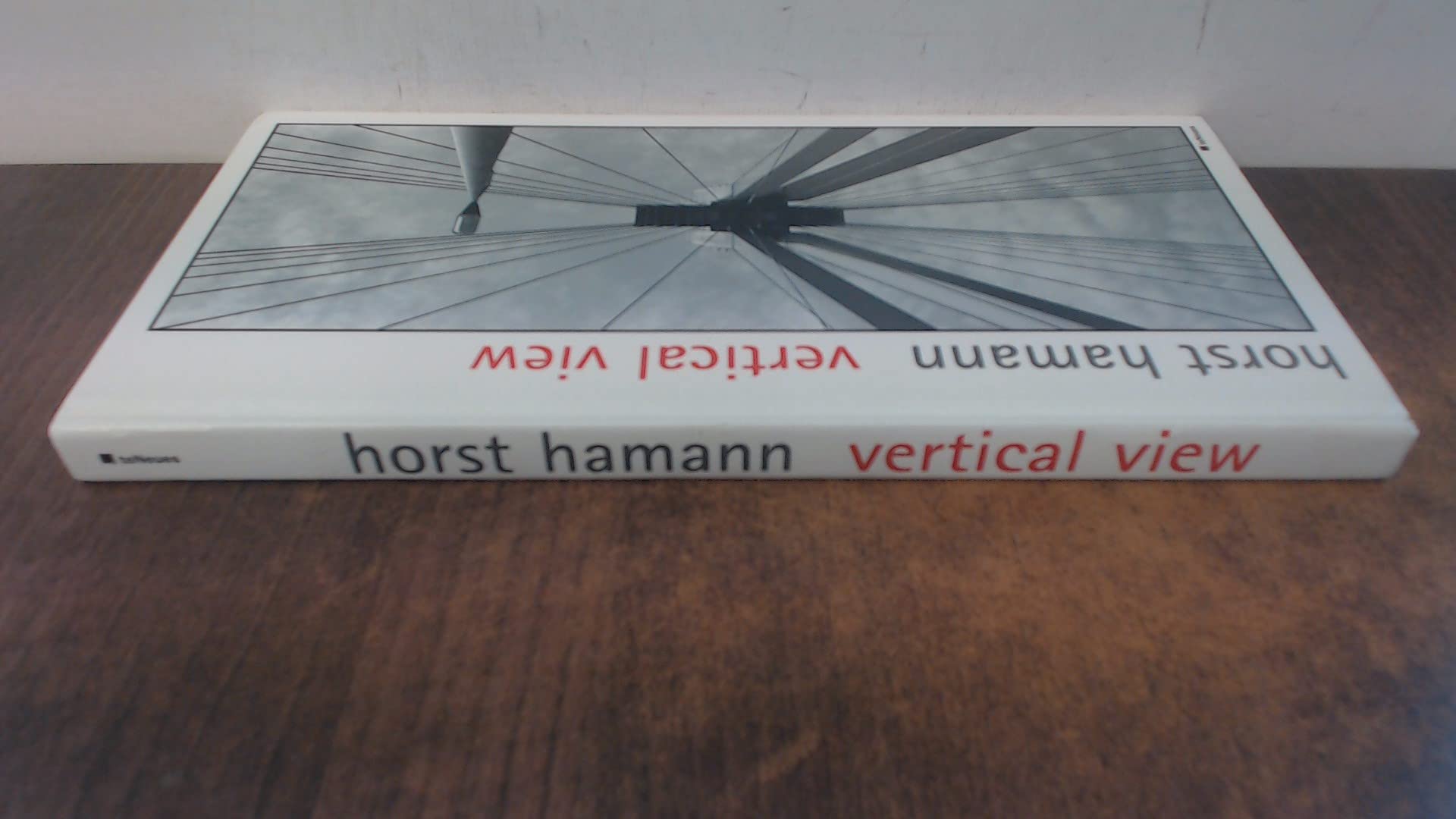 VERTICAL VIEW 9783823855620