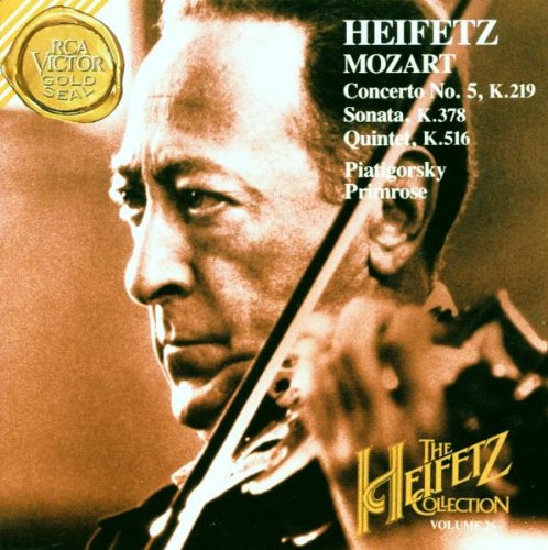 Plays Mozart 9786304511282