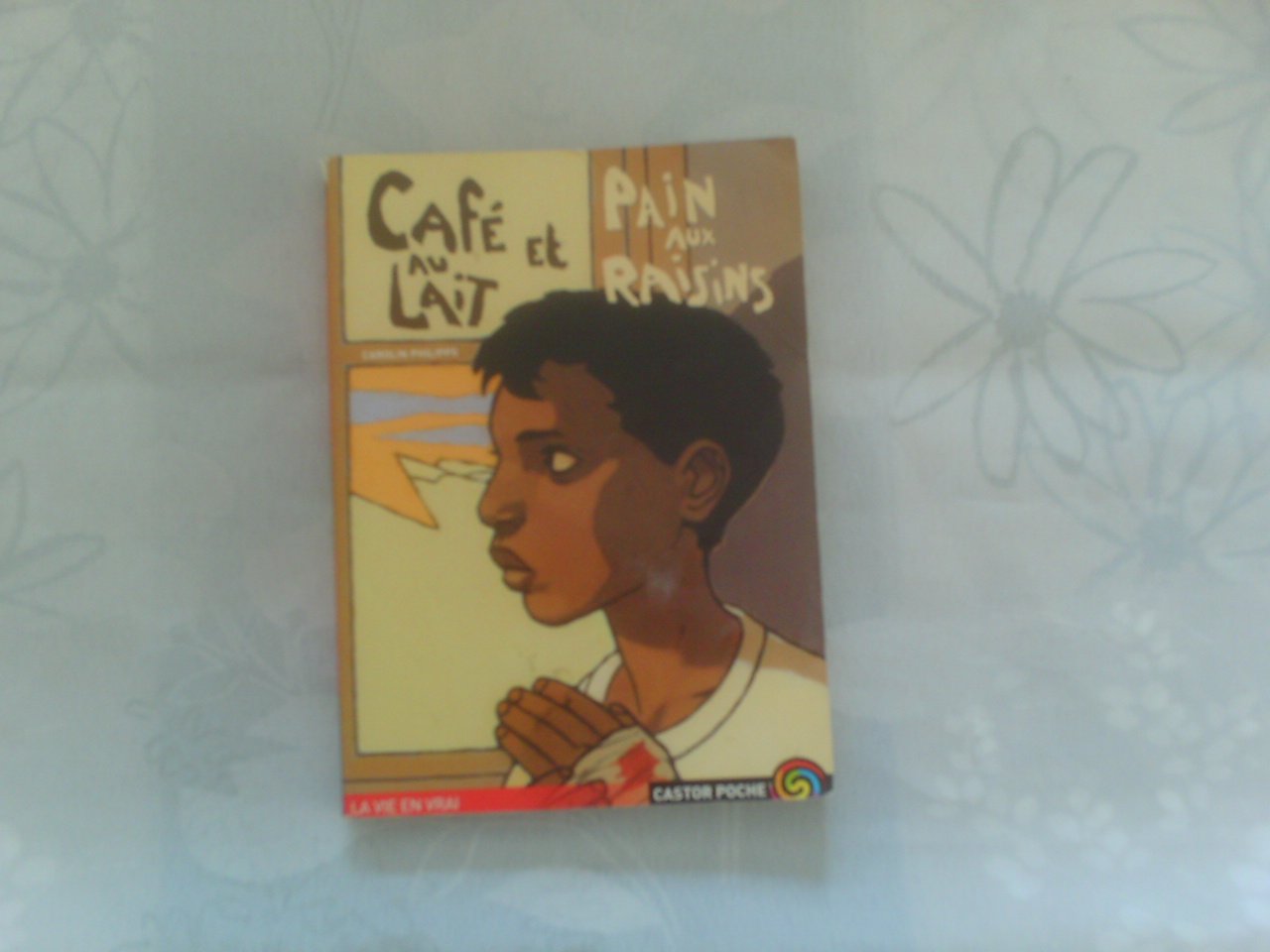 Café au lait et pain aux raisins 9782081644083