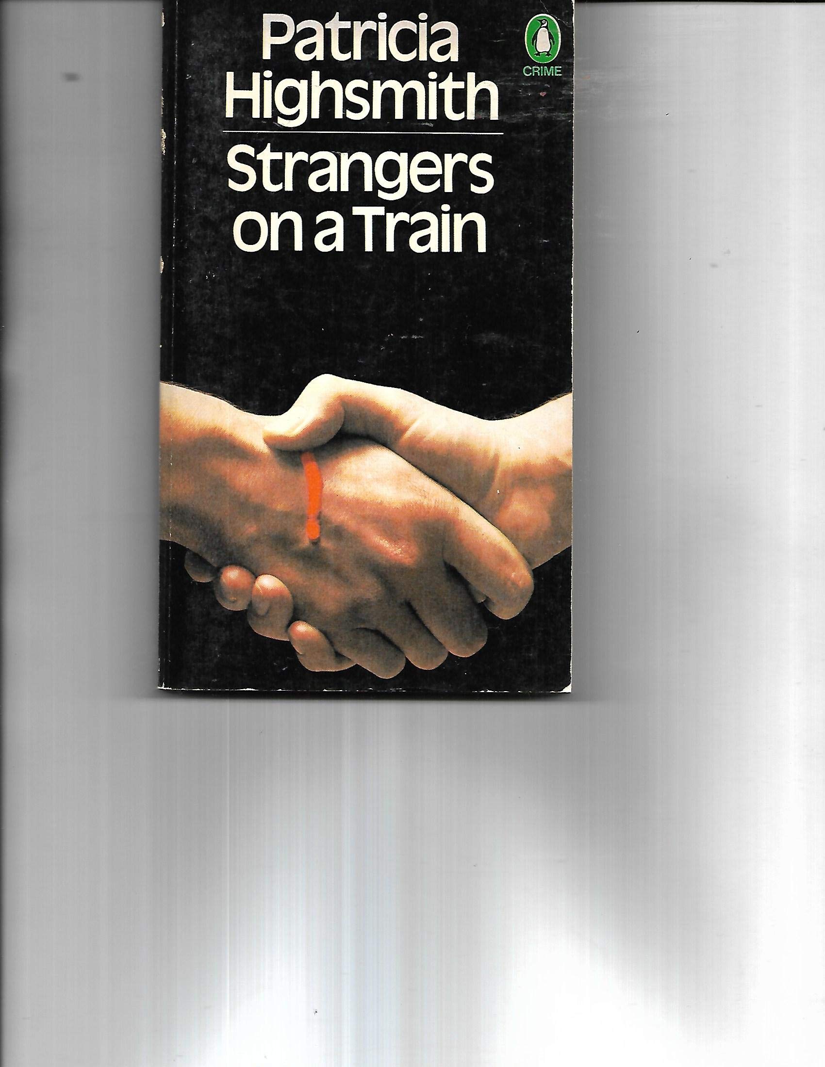 Strangers on a Train 9780140037968