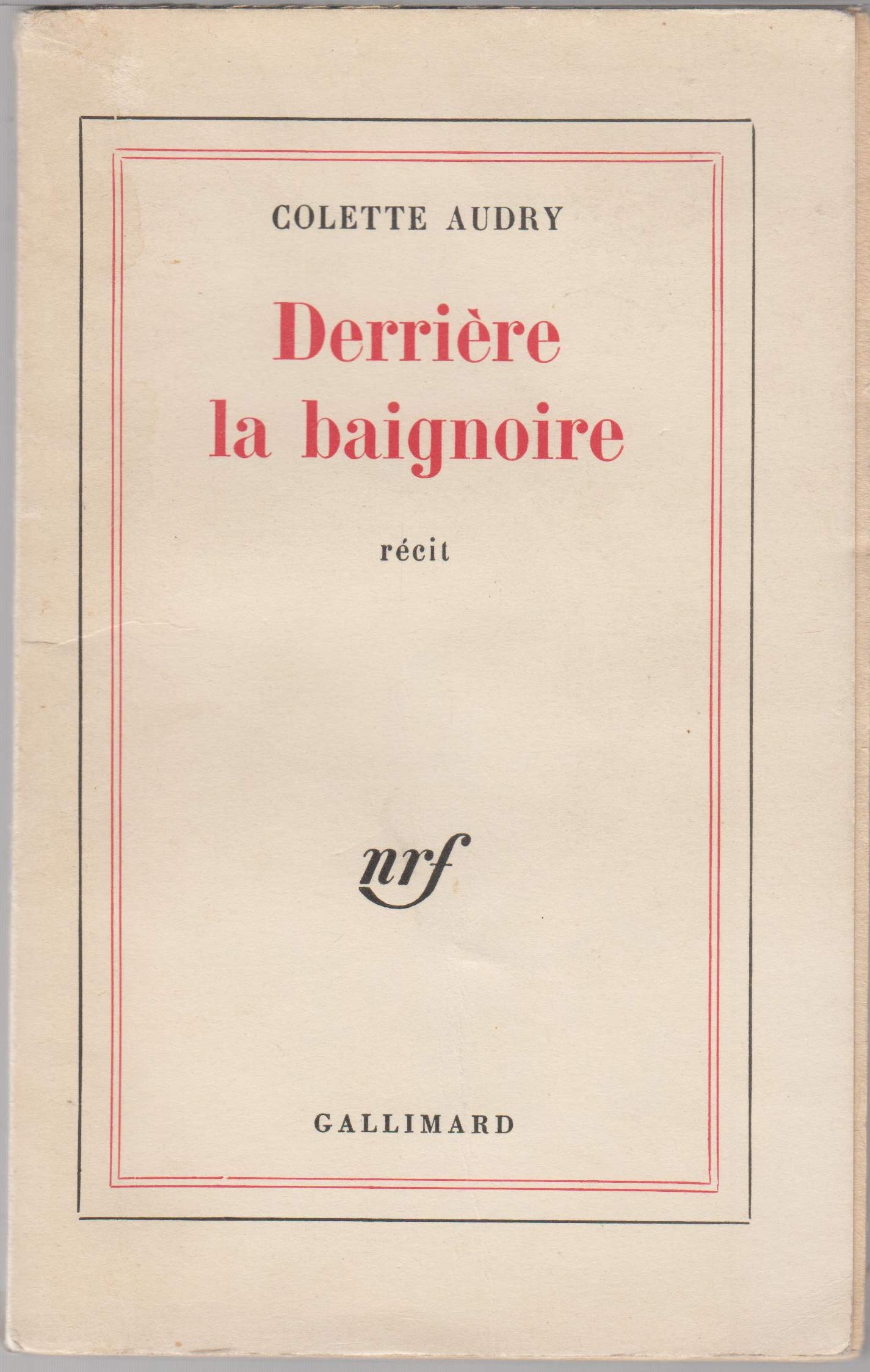 Derrière la baignoire 
