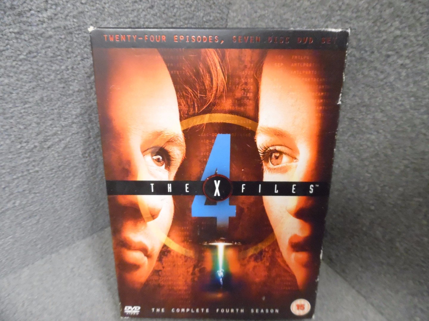 The X-Files - Season 4 (M-Lock) - Import Zone 2 UK (anglais uniquement) [Import anglais] 5039036018272