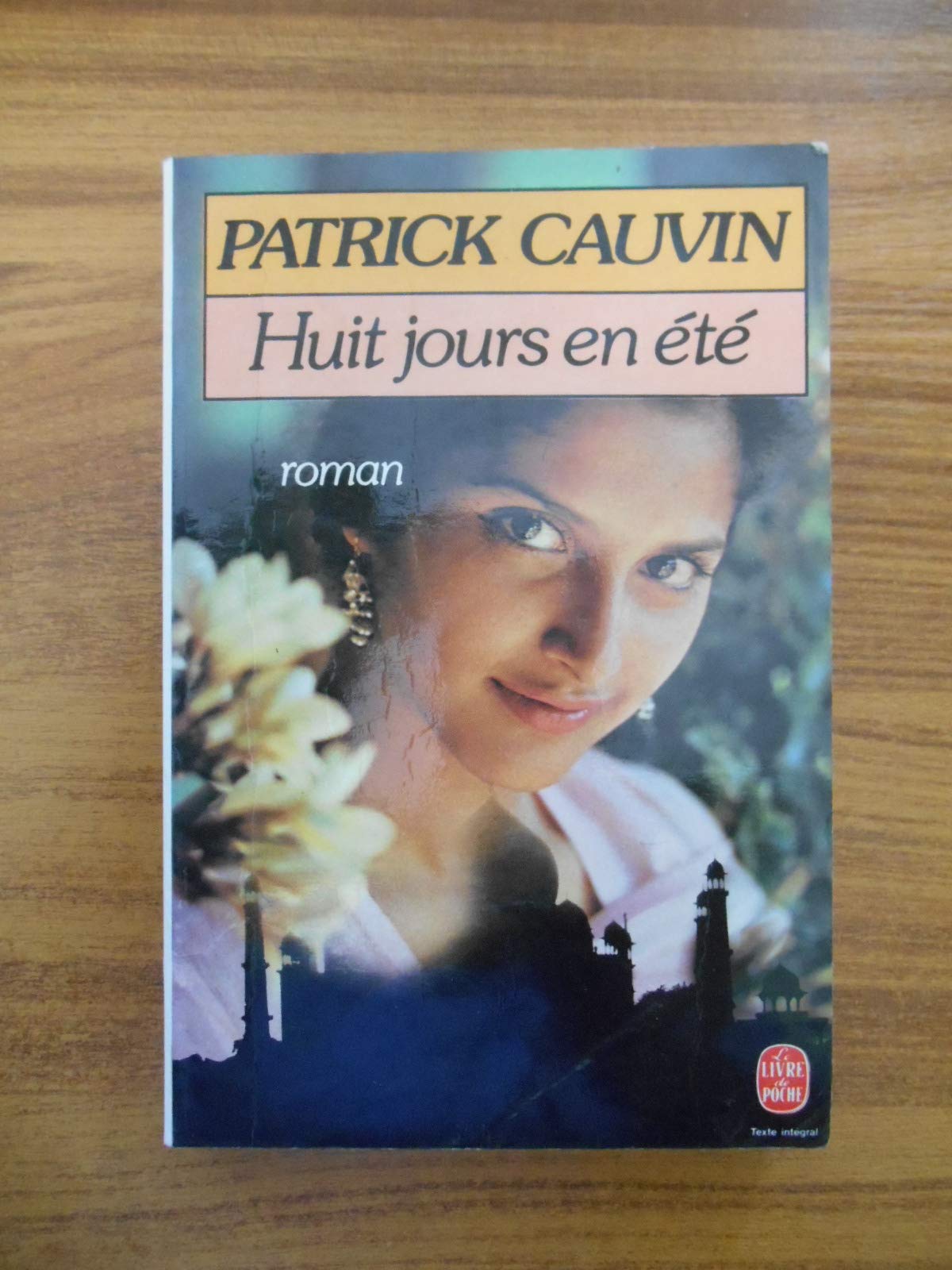 Huit jours en été 9782253032601