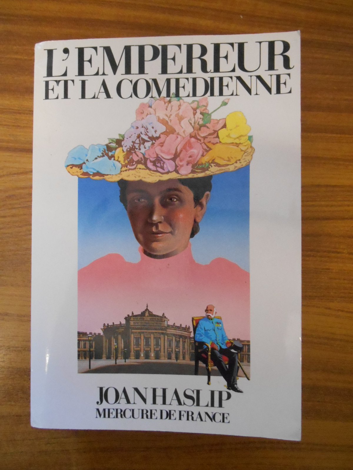 L'empereur et la comedienne 9782715213586