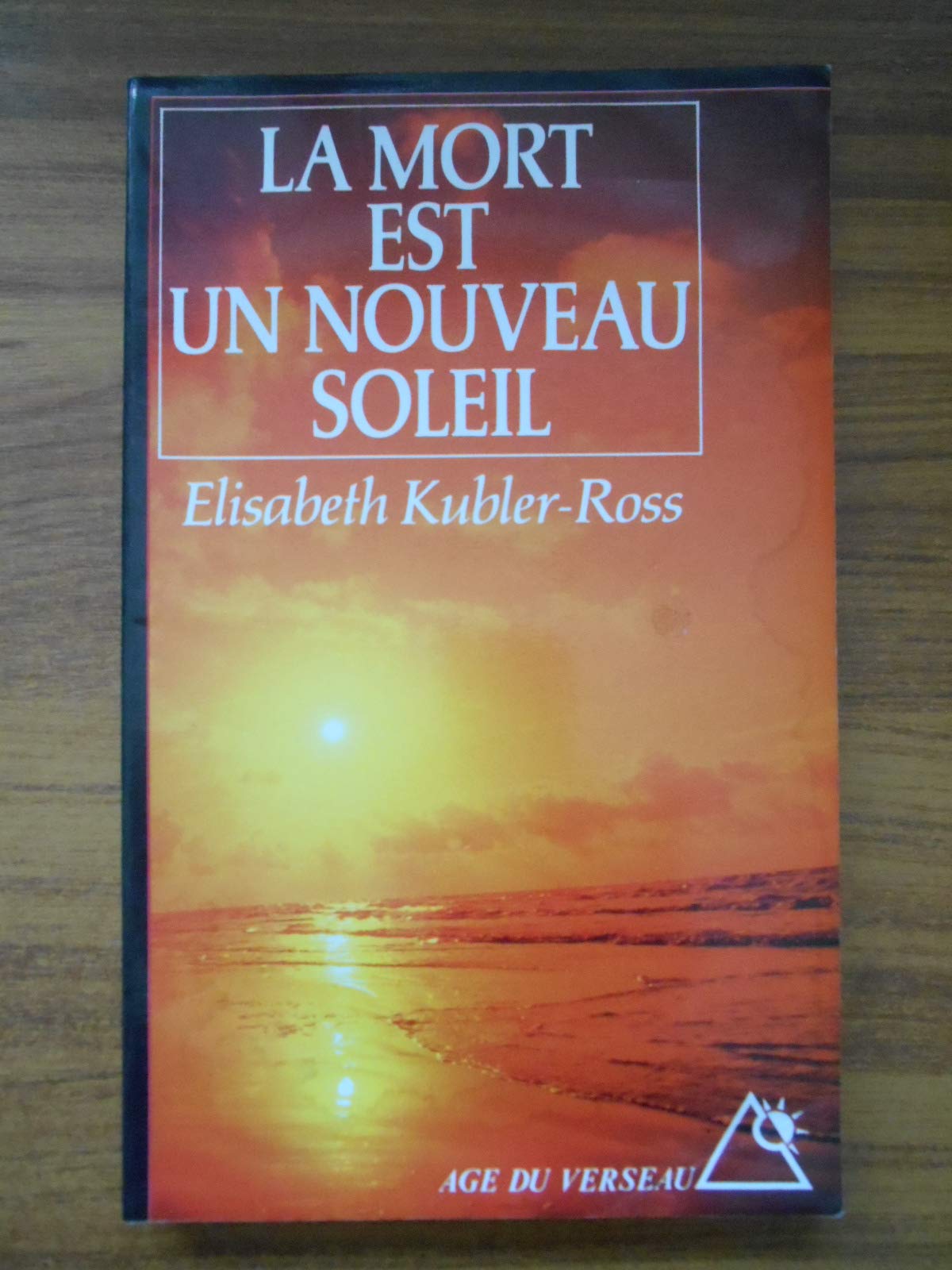 La mort est un nouveau soleil 9782268016696