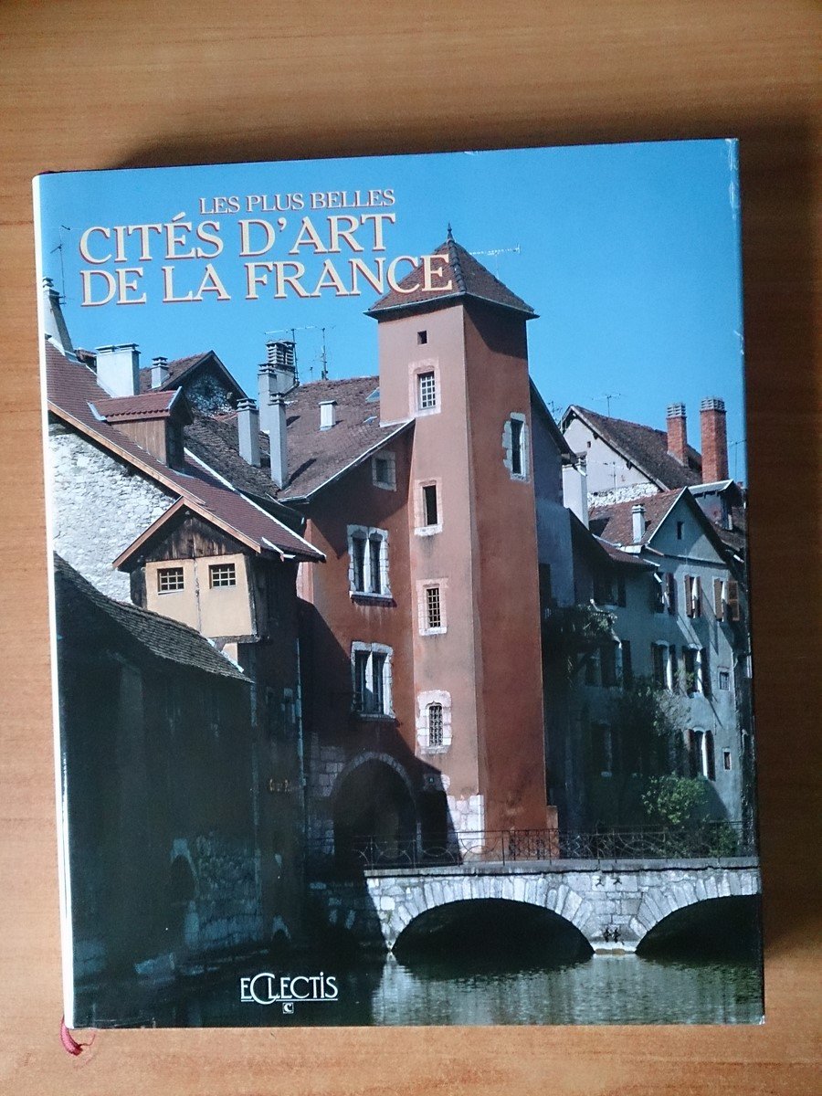 Les Plus belles cités d'art de la France : Le coeur historique de nos petites villes 9782908975062