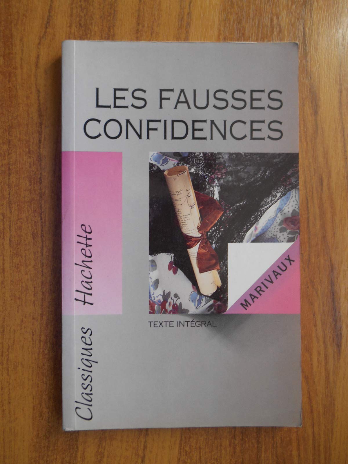 Les Fausses Confidences 9782010193828