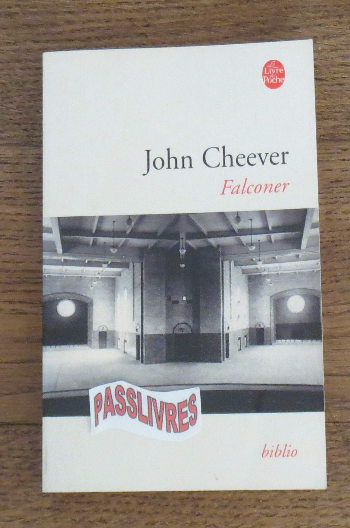 Falconer 9782253130734