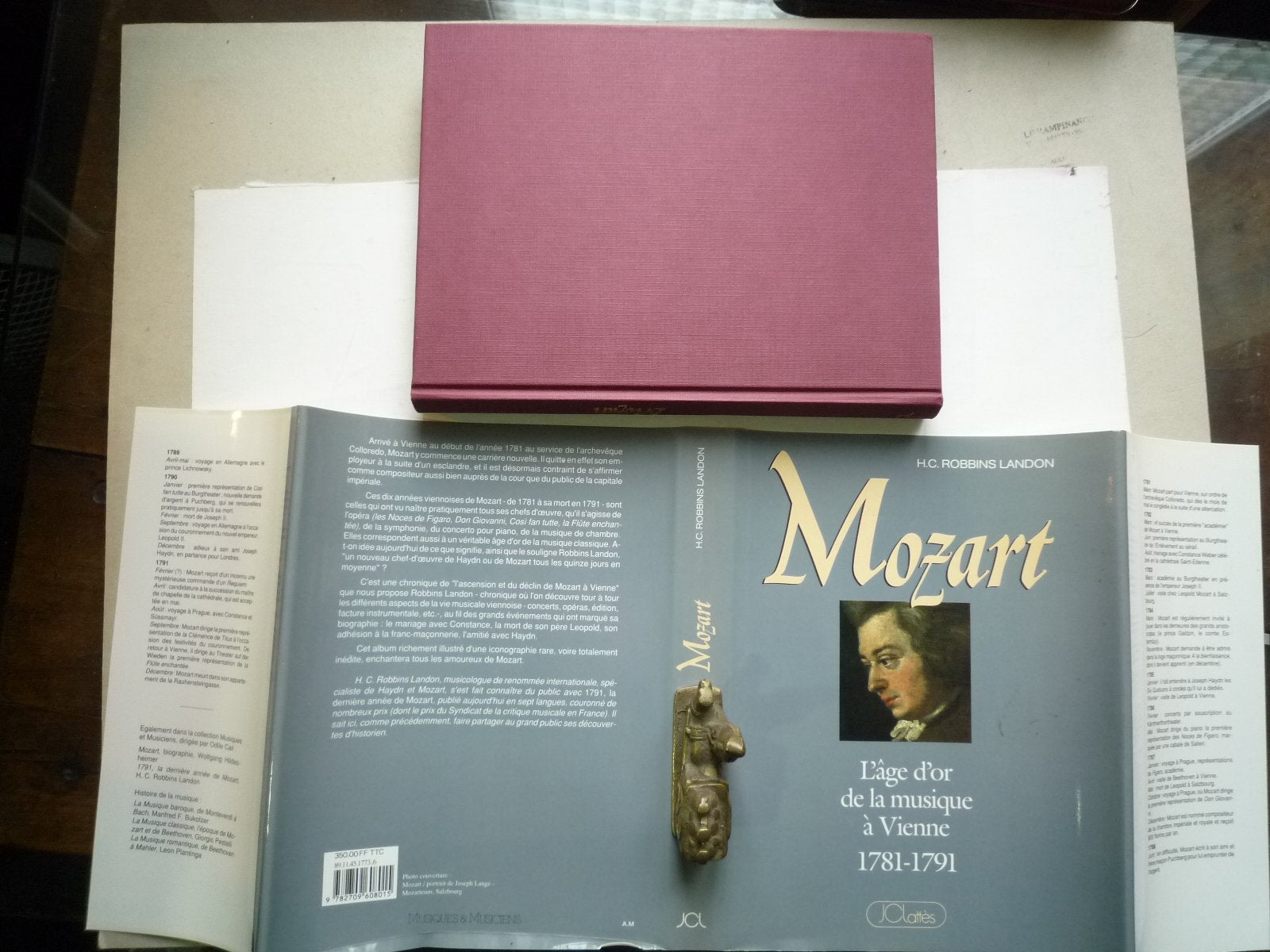 MOZART - L'âge d'or de la musique à Vienne 1781-1791. Traduit par Denis COLLINS. 9782709608015