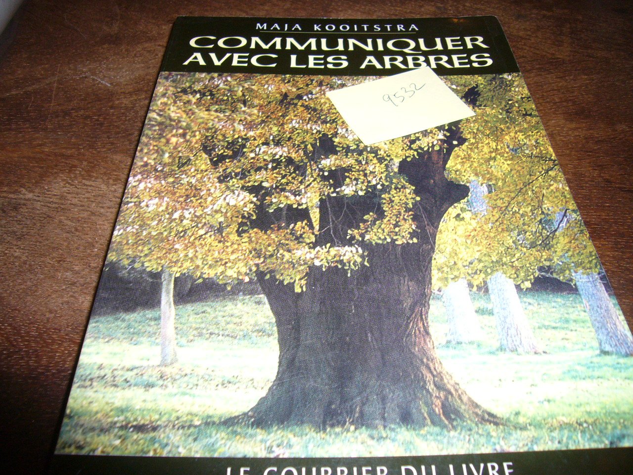 Communiquer avec les arbres 9782702904053