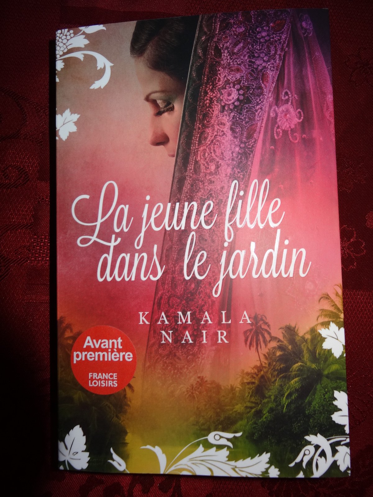 La jeune fille dans le jardin 9782298076639
