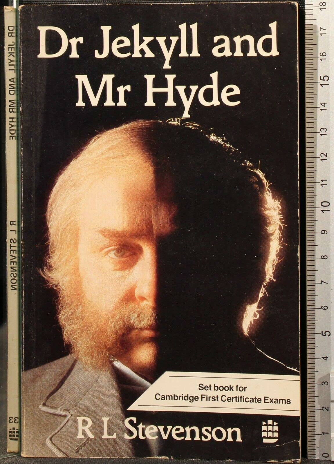Strange Case of Dr. Jekyll and Mr. Hyde 9780582525474