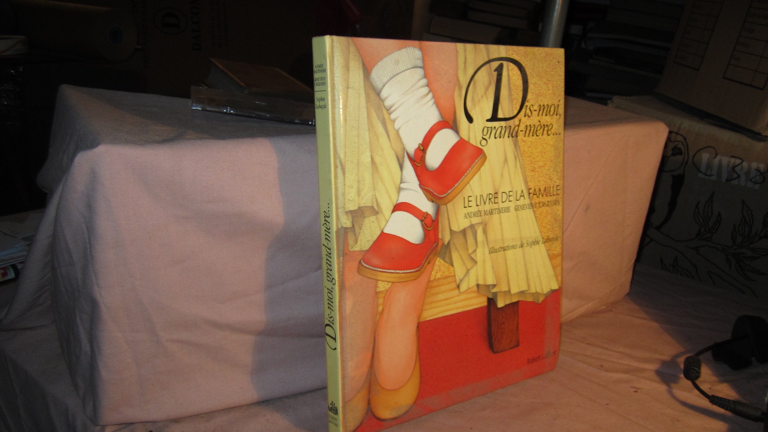 Dis-moi Grand-Mère 9782221048016