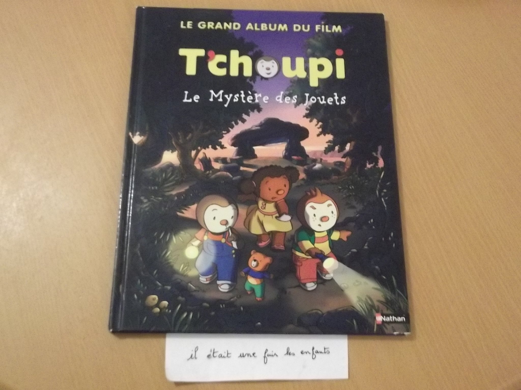 T'choupi, le grand album du film : Le Mystère des jouets 9782092022290