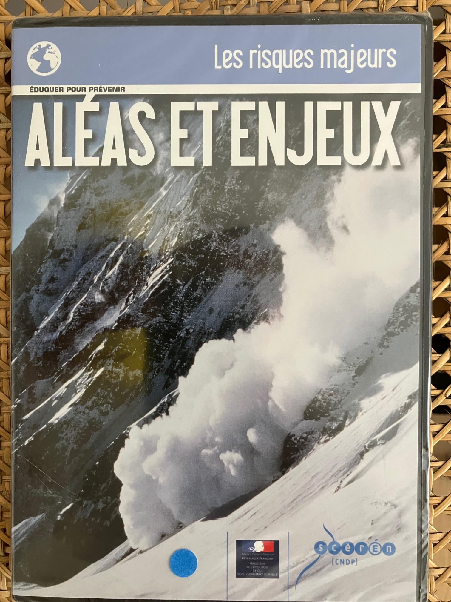 Aléas et enjeux : éduquer pour prévenir les risques majeurs 9782240013125