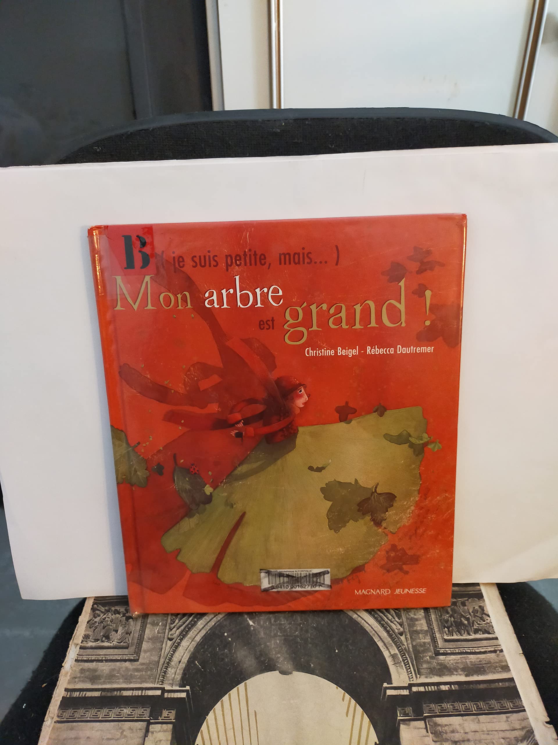 Je suis petite, mais... mon arbre est grand ! 9782210979697