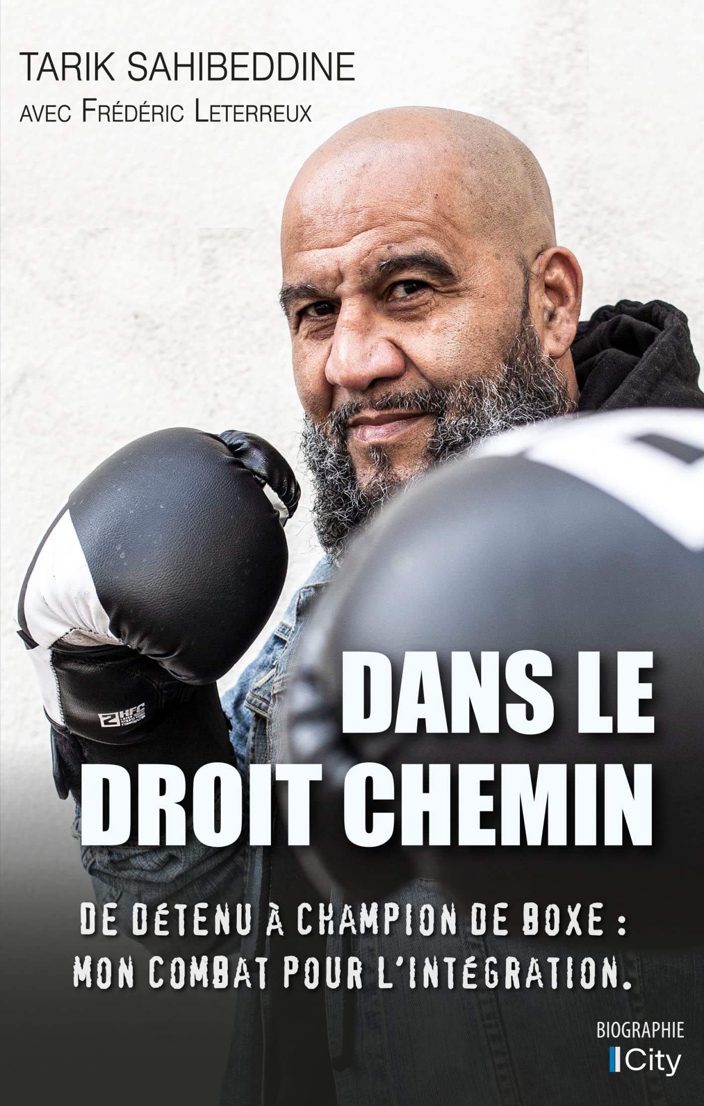 Dans le droit chemin 9782824620312