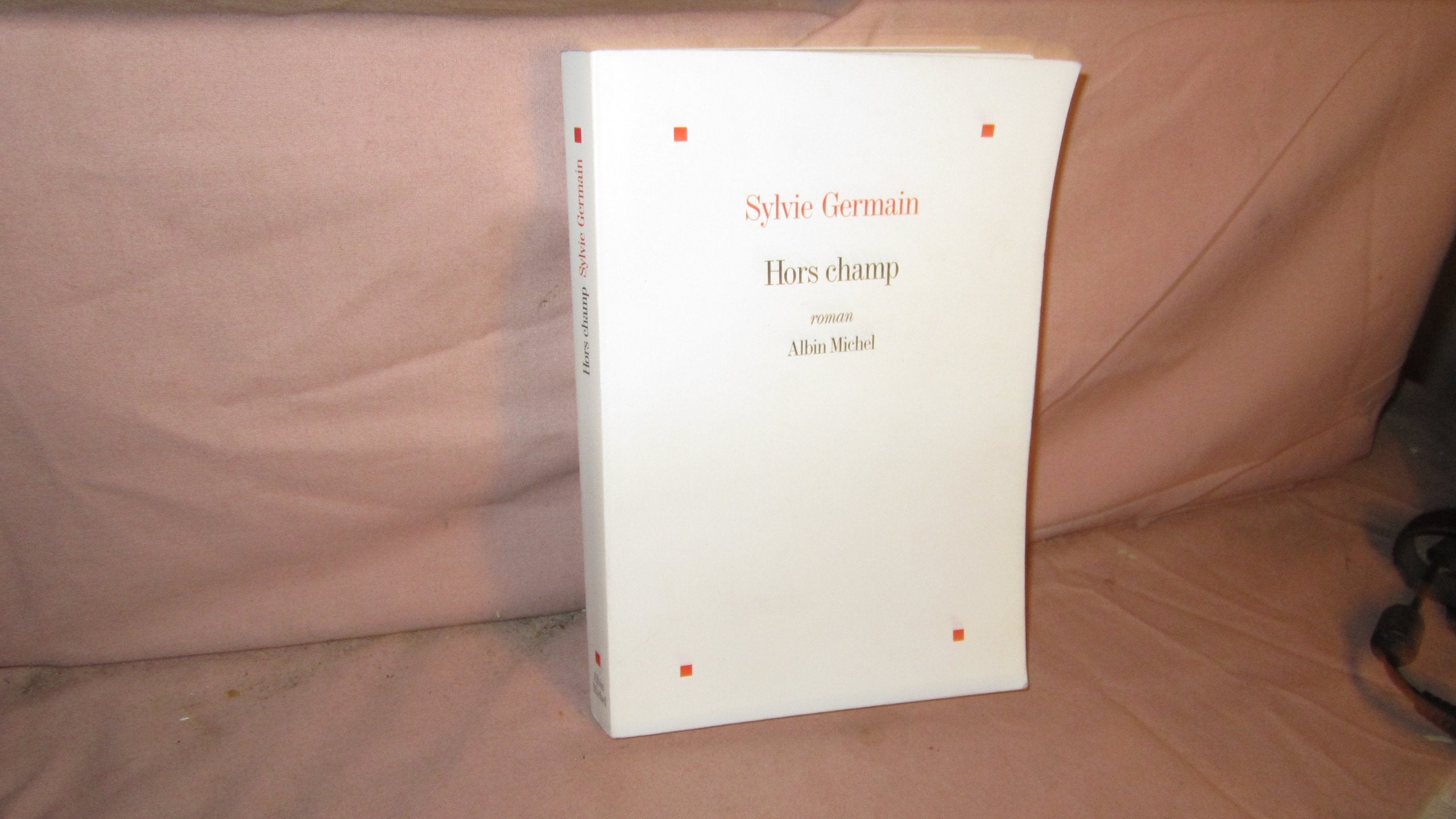 Hors champ 9782226193988