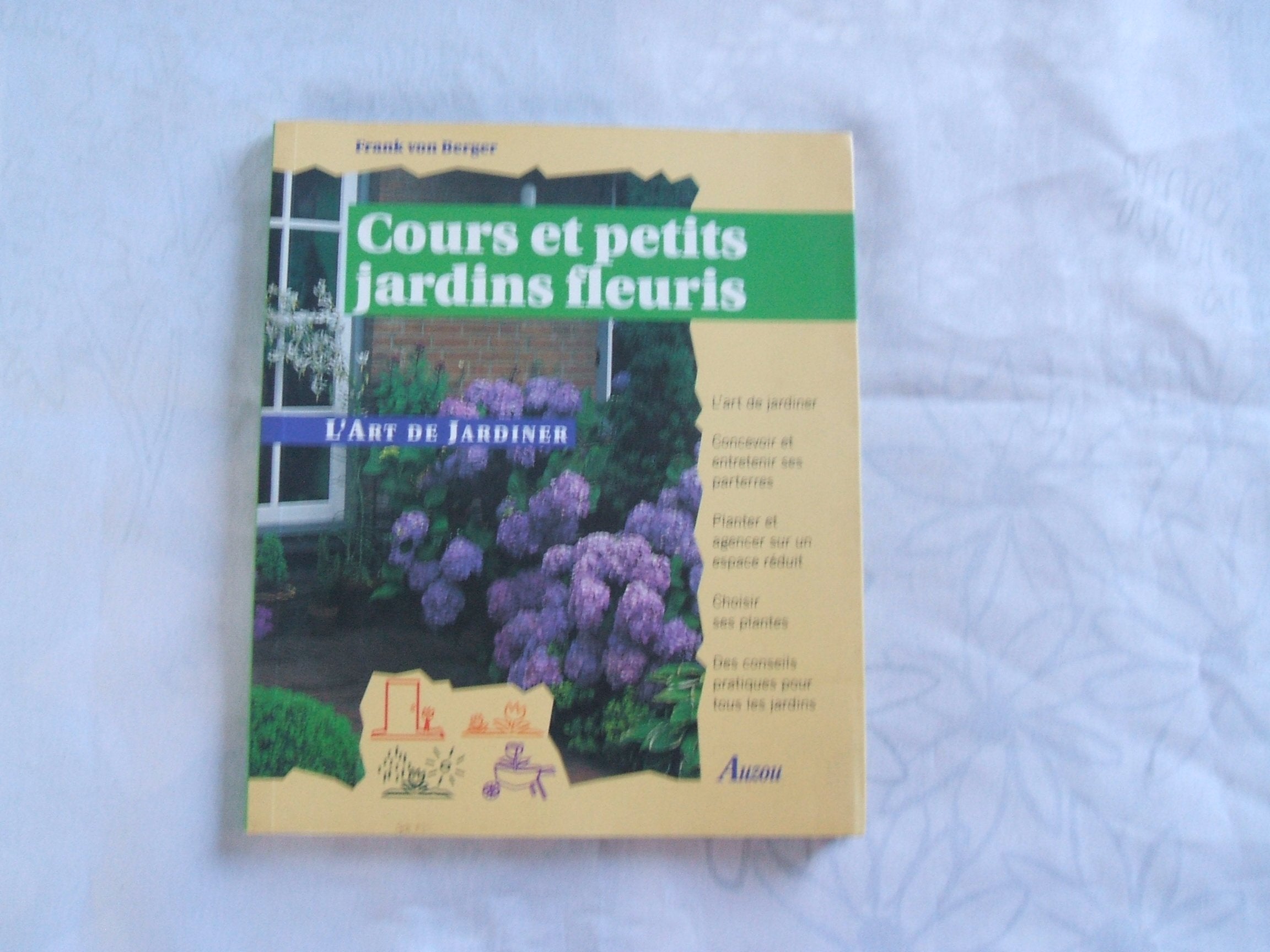 Cours et petits jardins fleuris 9782733806869