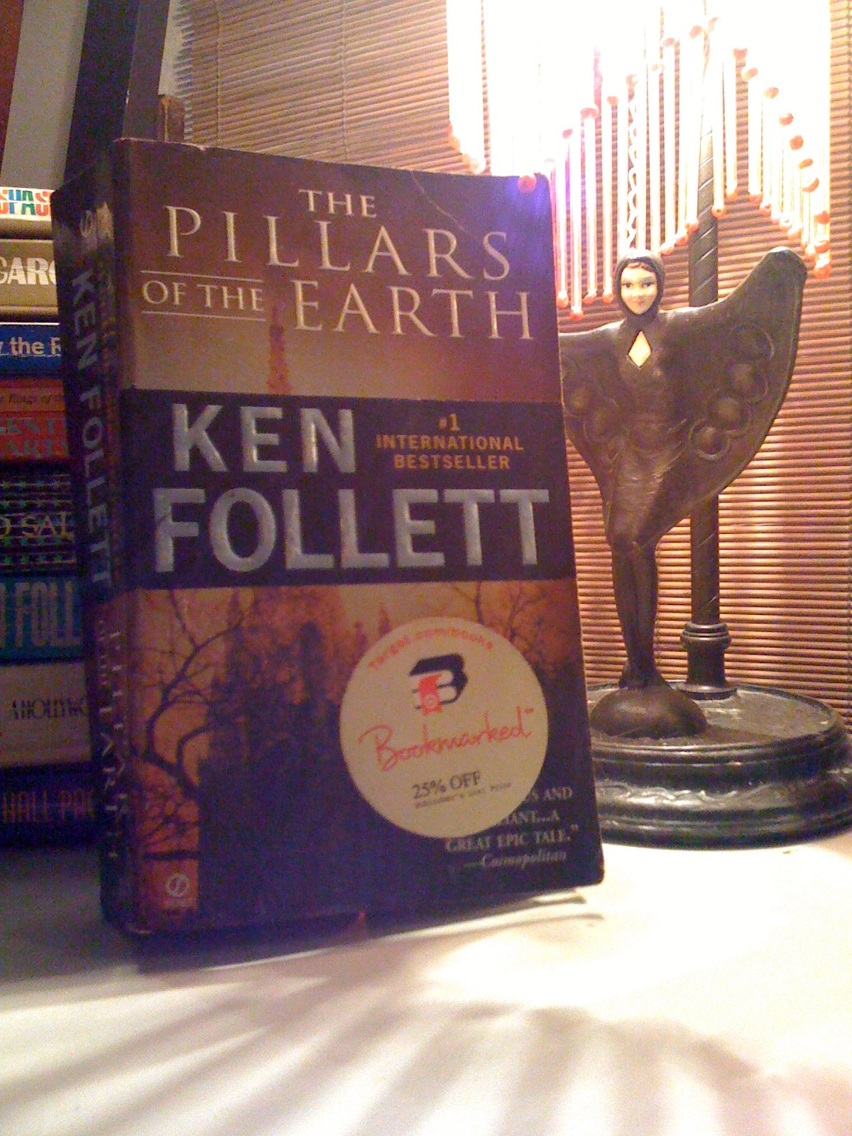 Pillars of the Earth 9780451207142
