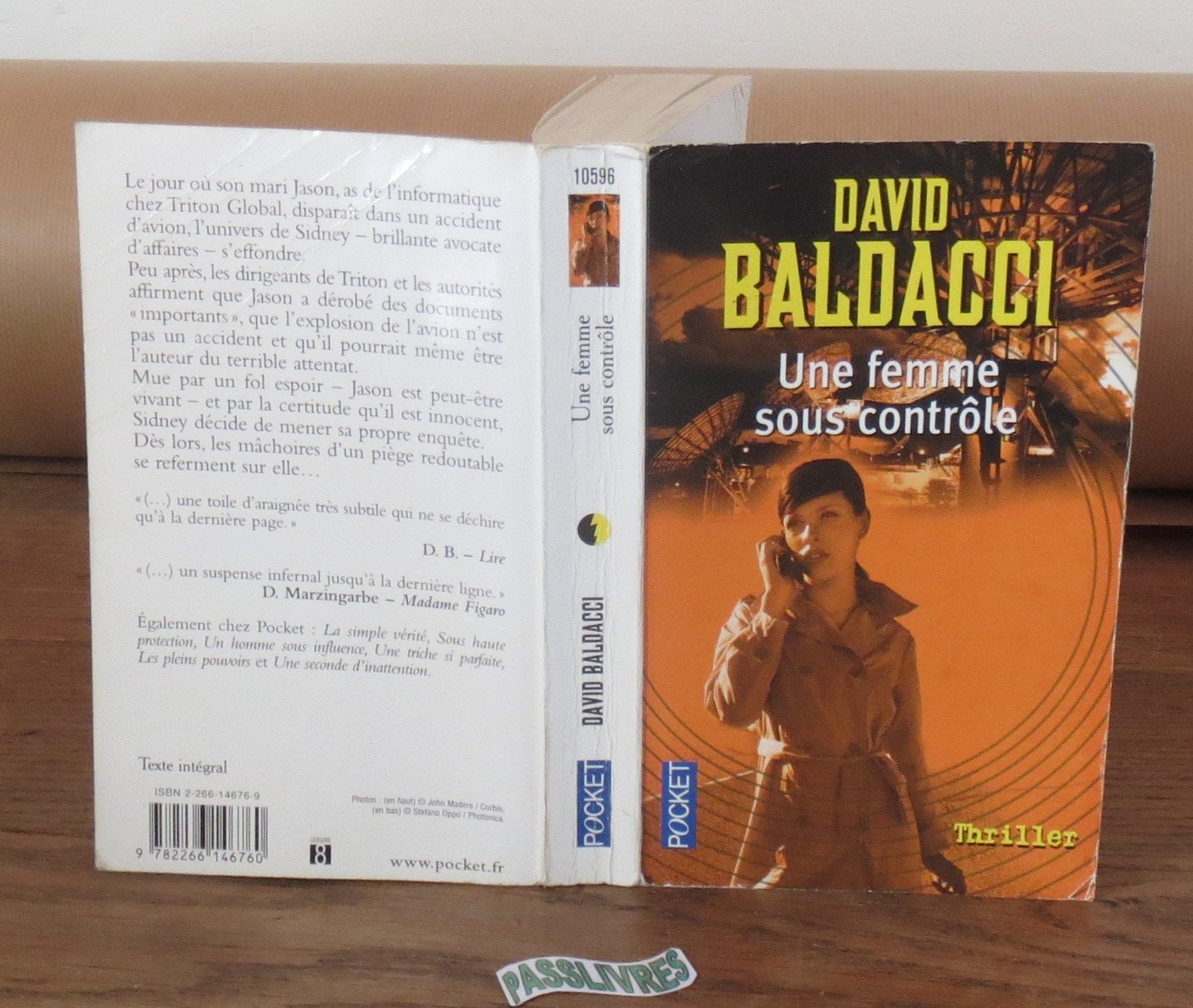 Une femme sous contrôle 9782266090087