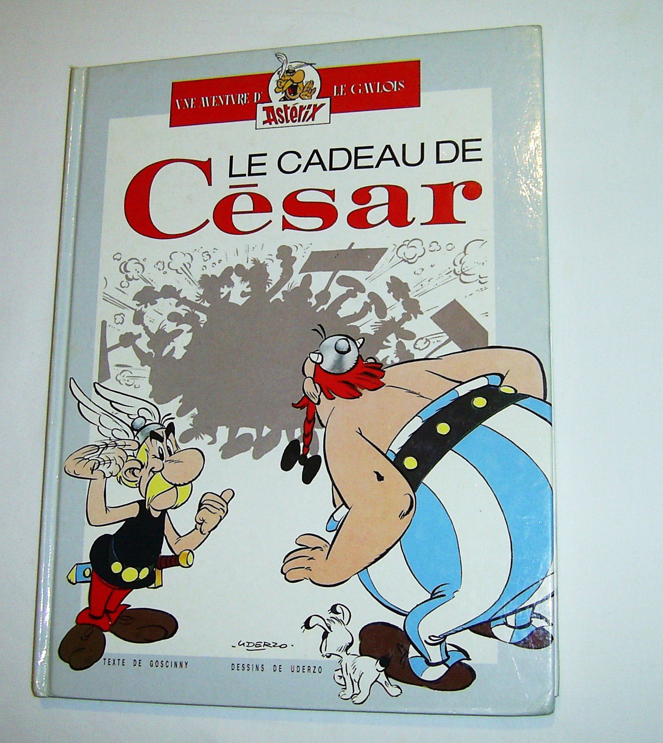 une aventure d'asterix le gaulois, album doubles, le cadeau de cesar ,la grande traversee. 9782724267952