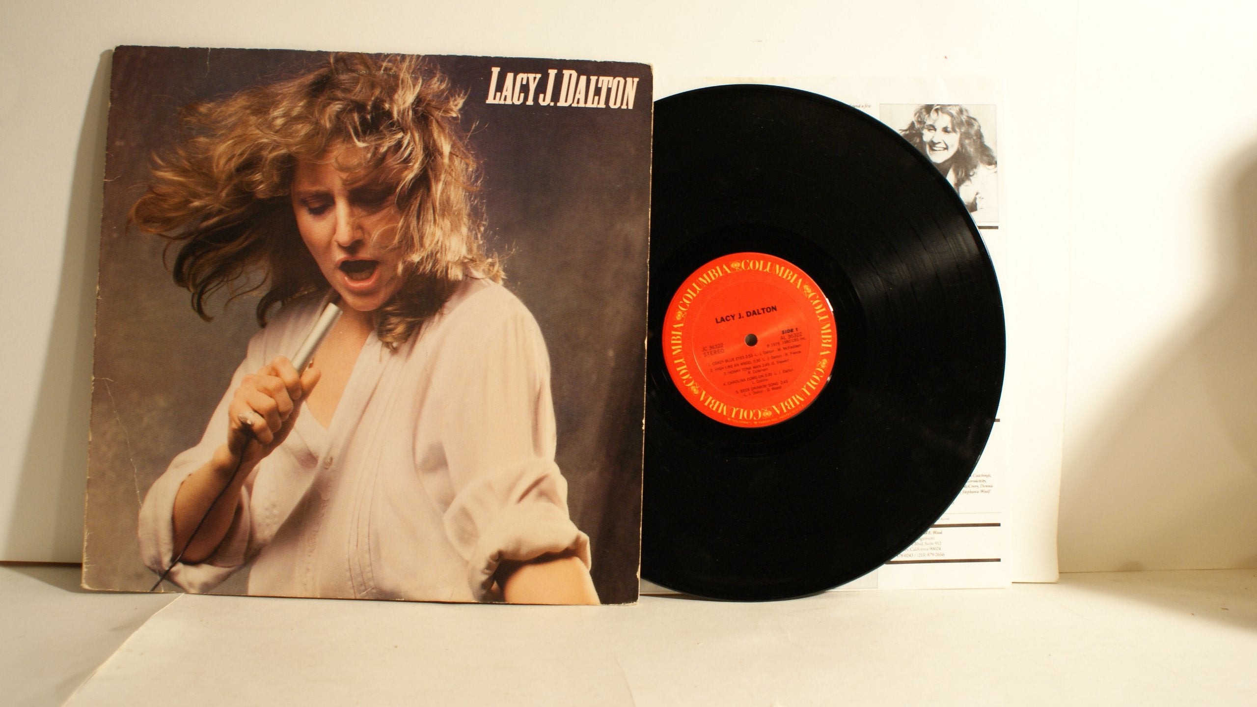 Lacy J Dalton - Lacy J Dalton. VINYL LP (1980). VG+/VG 