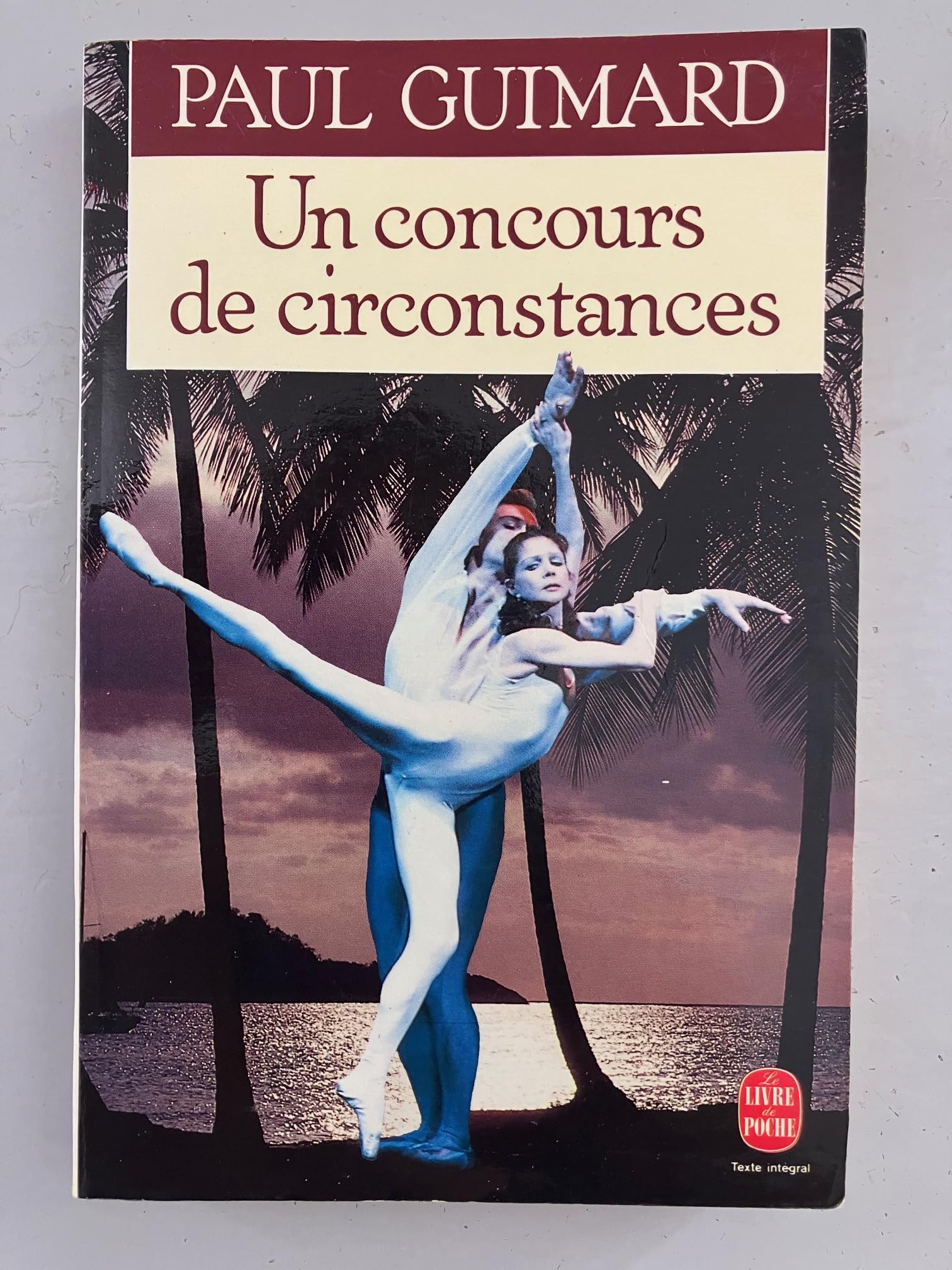 Un concours de circonstances 9782253058410