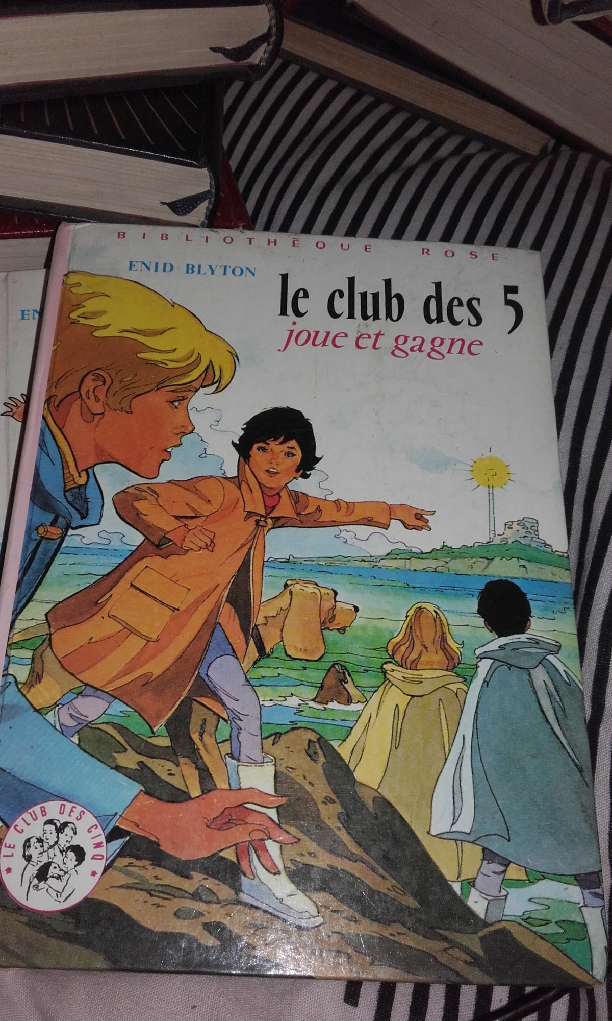 le club des 5 joue et gagne 9782010020148