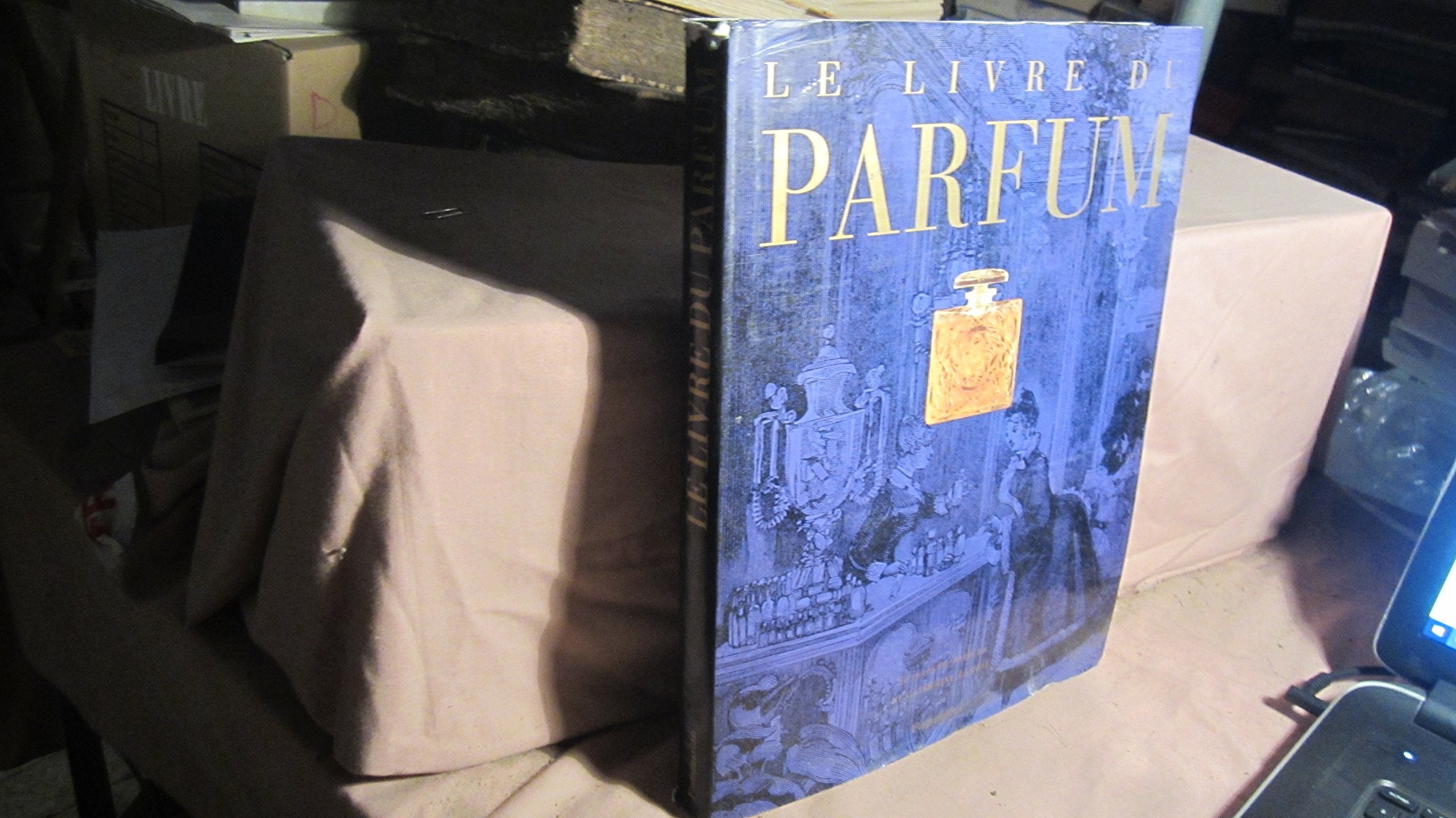Le livre du parfum 9782082005746