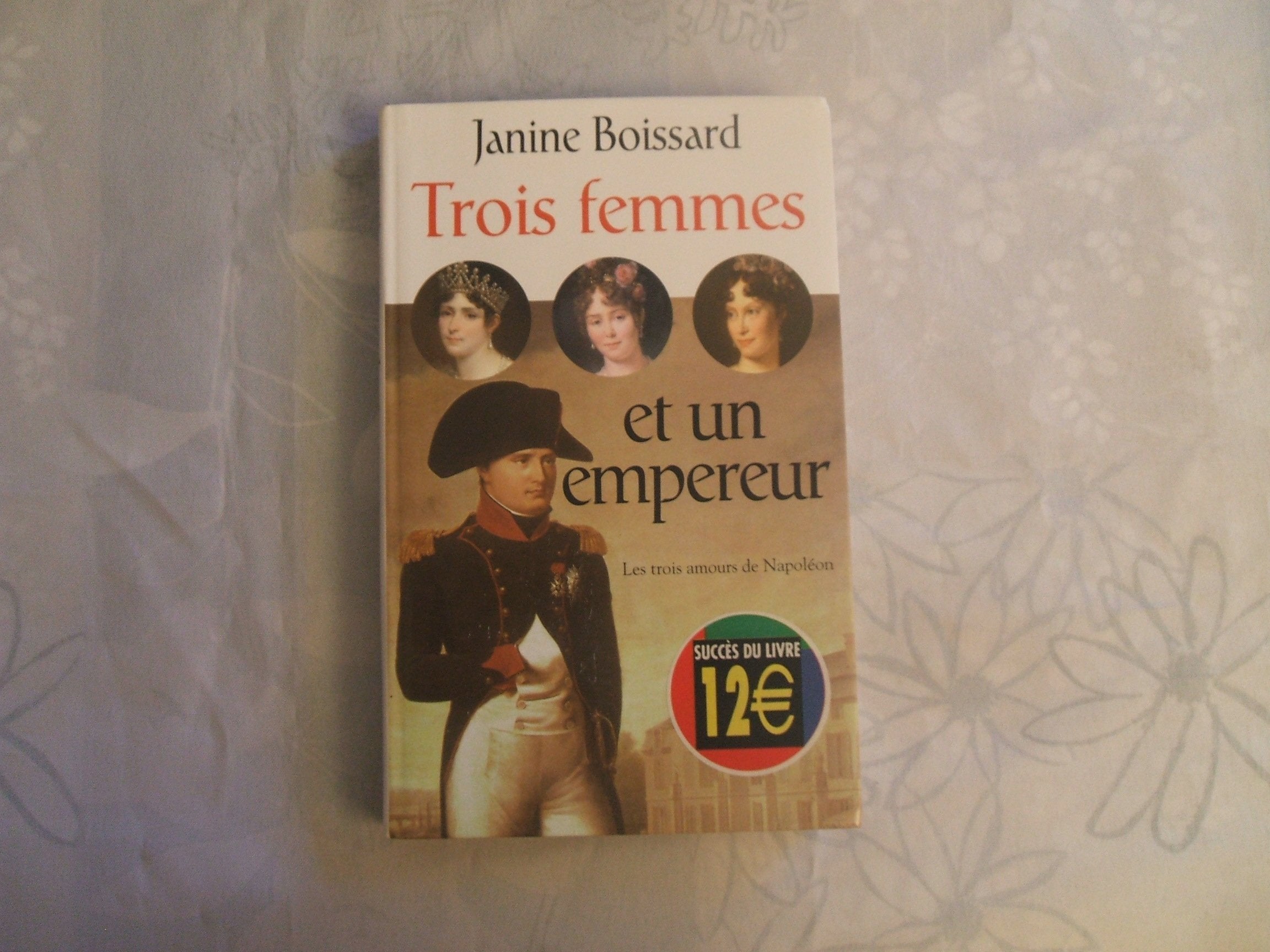 Trois femmes et un empereur 9782738216519