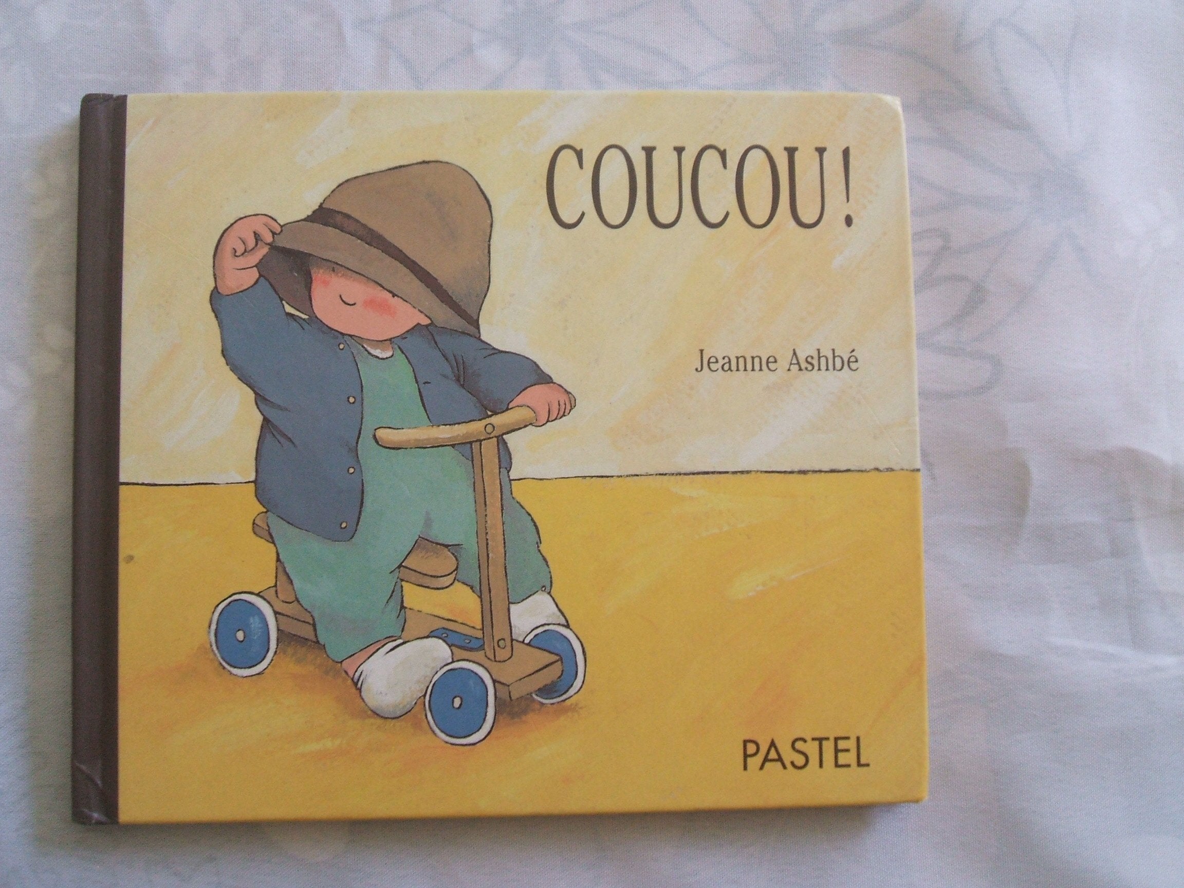 coucou ! 9782211057592