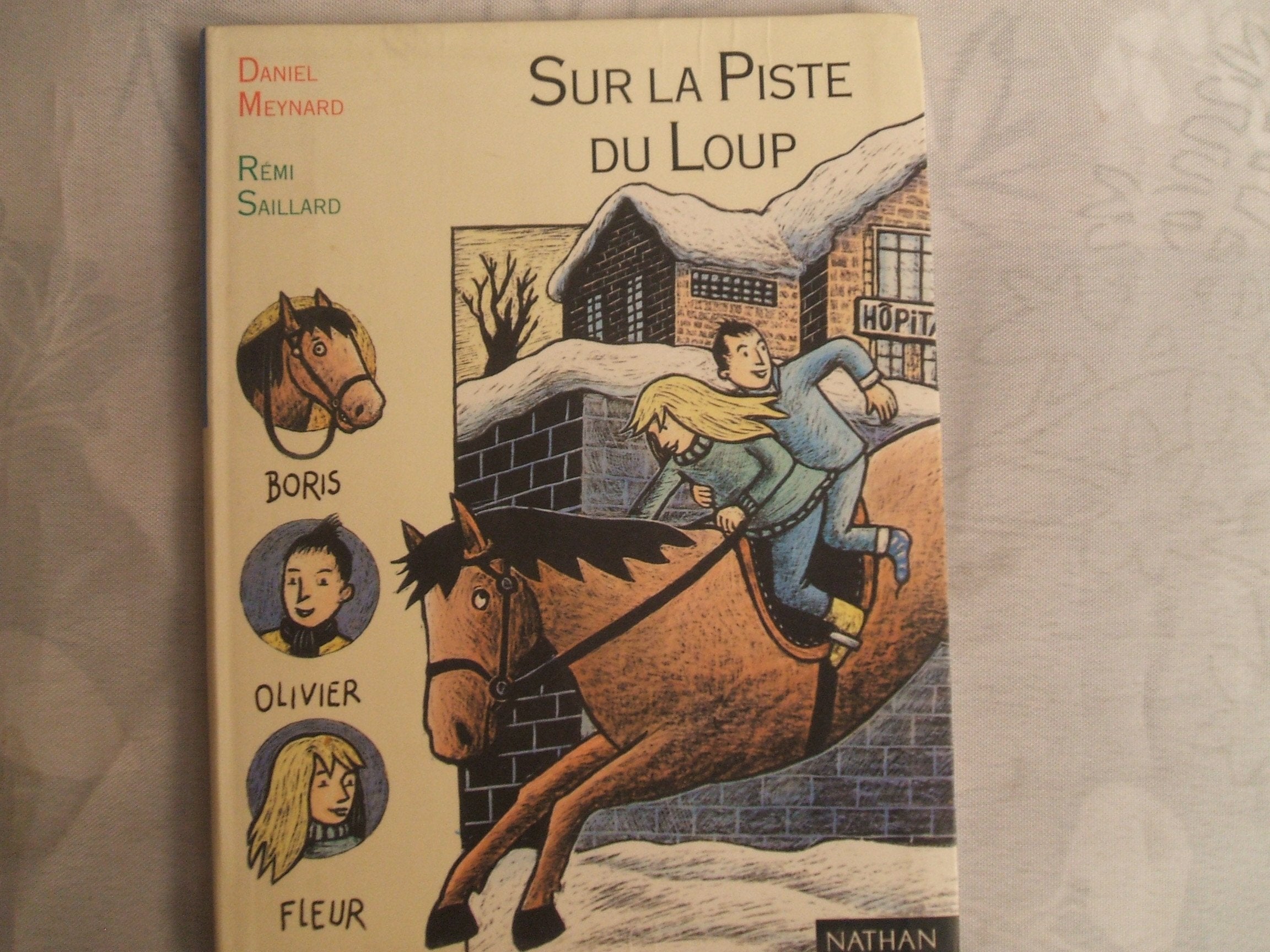 Sur la piste du loup 9782092821534