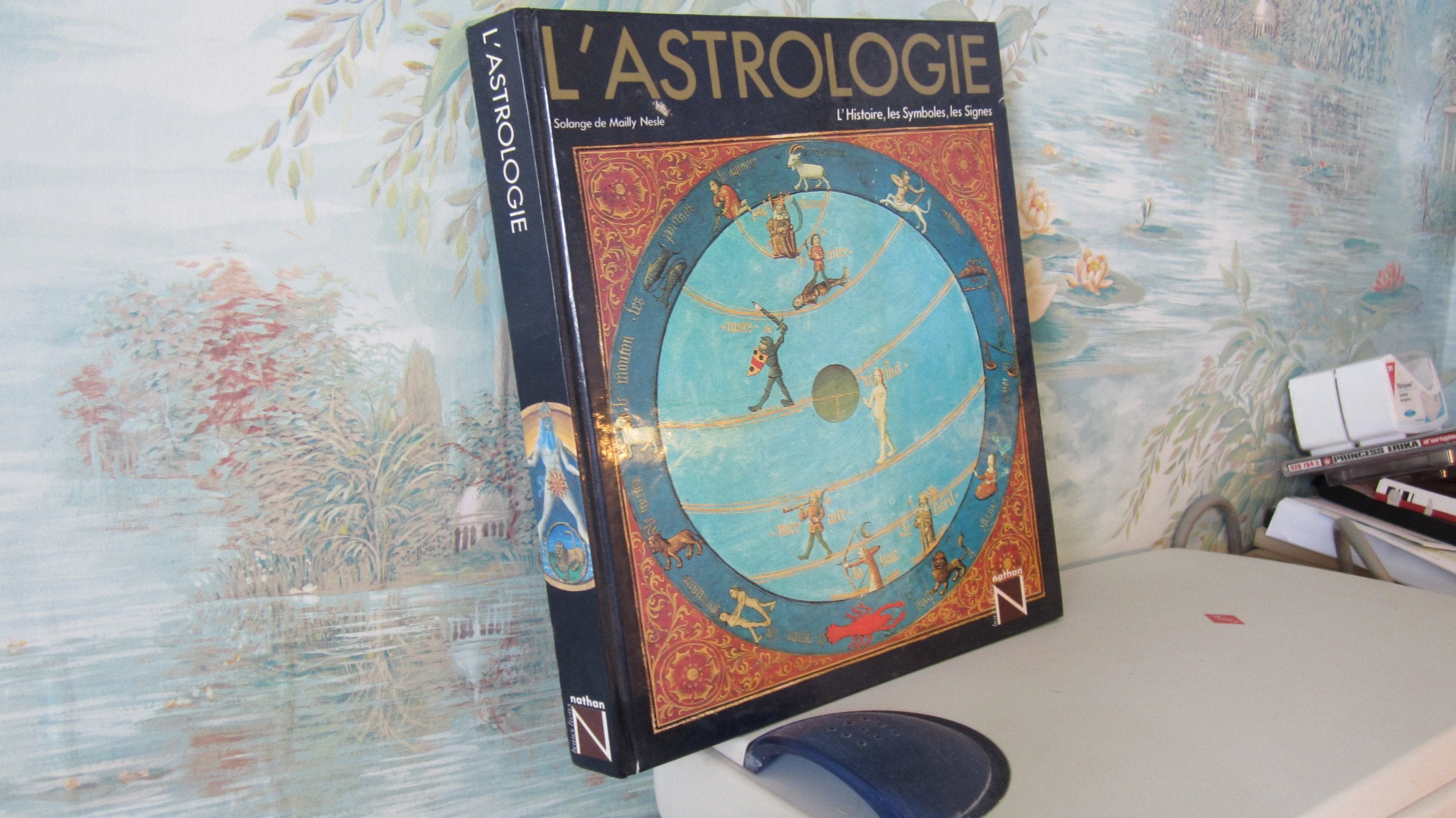 L'astrologie : L'histoire, les symboles, les signes 9782092846506