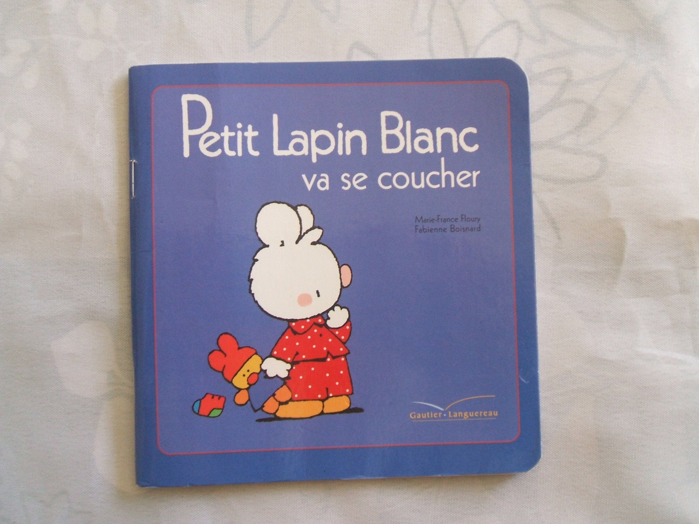 Petit Lapin Blanc va se coucher 9782012250499