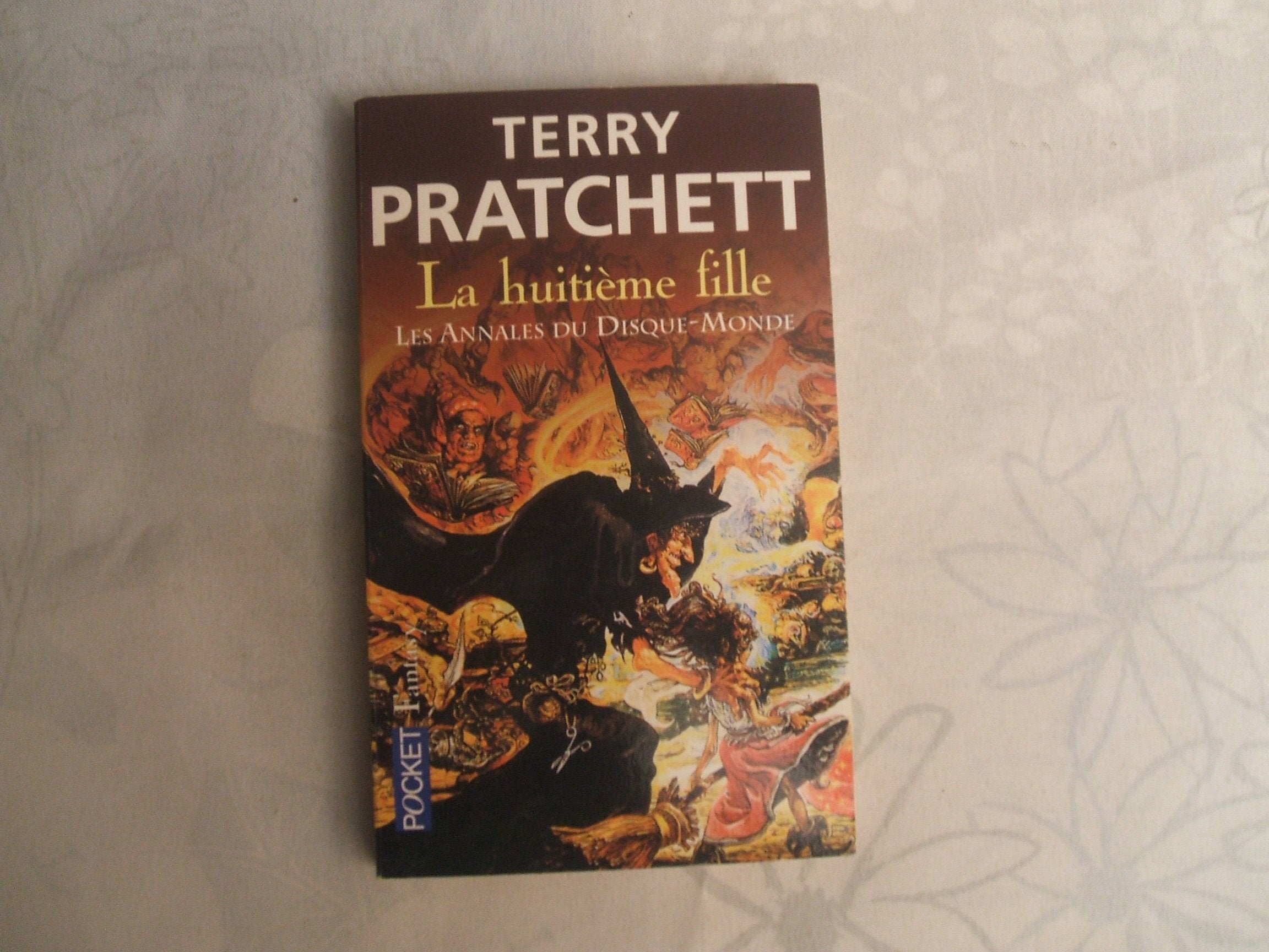 Les Annales du Disque-Monde, Tome 3 : La Huitième fille 9782266111515