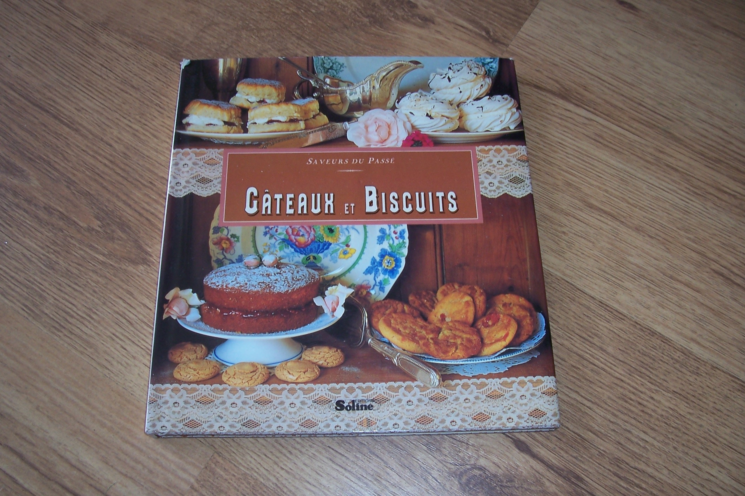 Gâteaux et biscuits 9782876772540