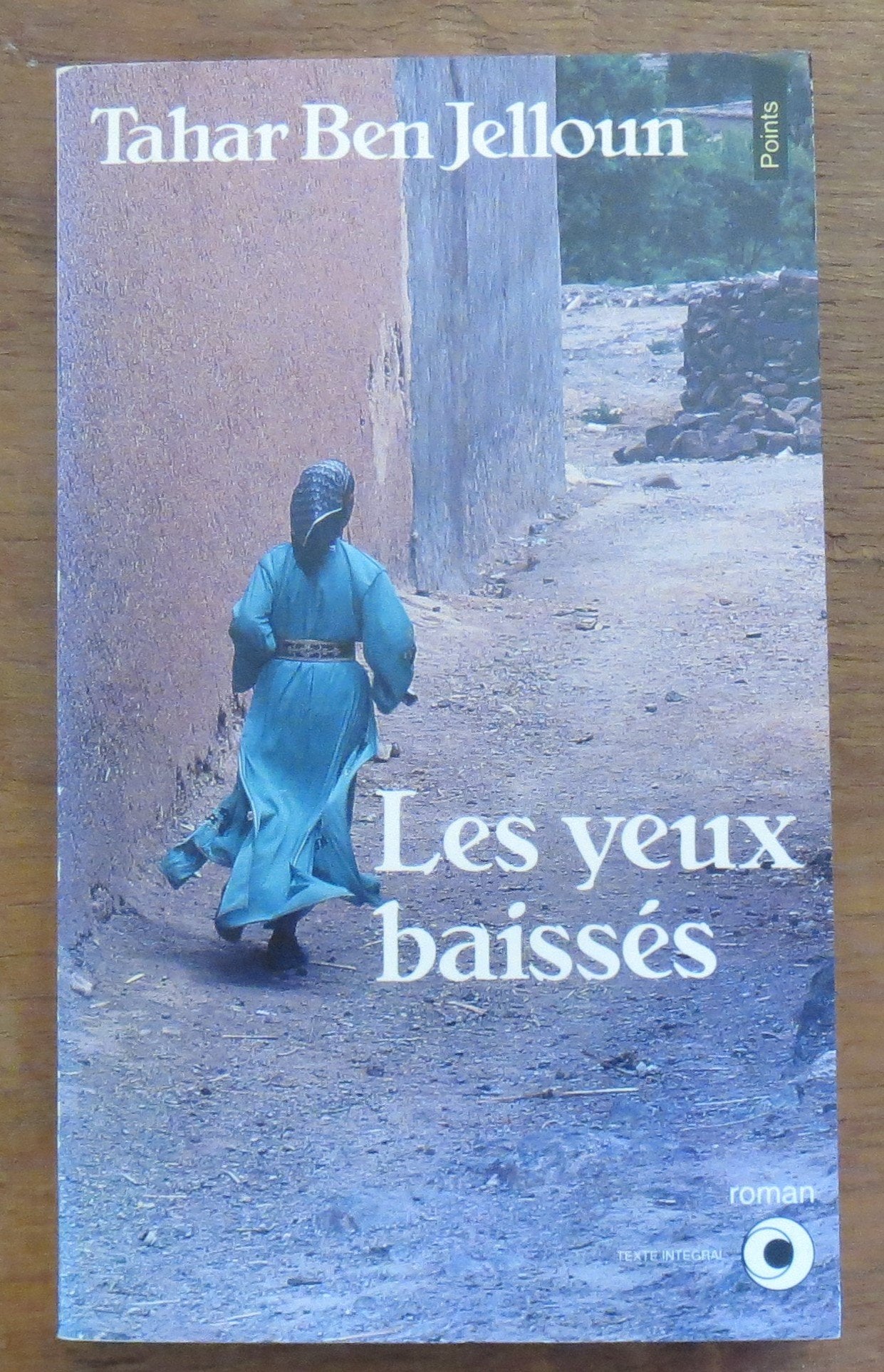 Les Yeux baissés 9782020129916