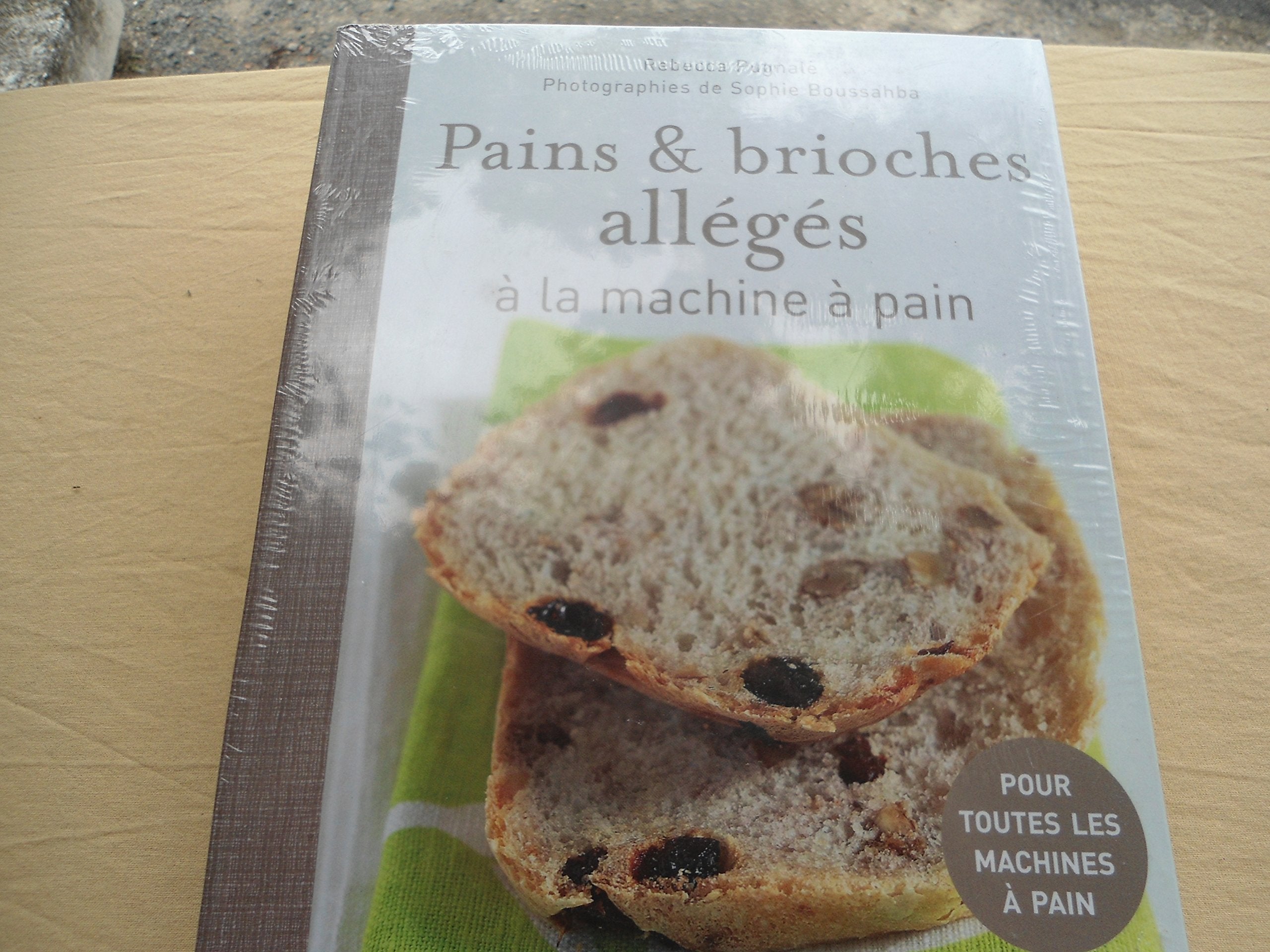 Pains et brioches allégés à la machine à pain 9782081209121