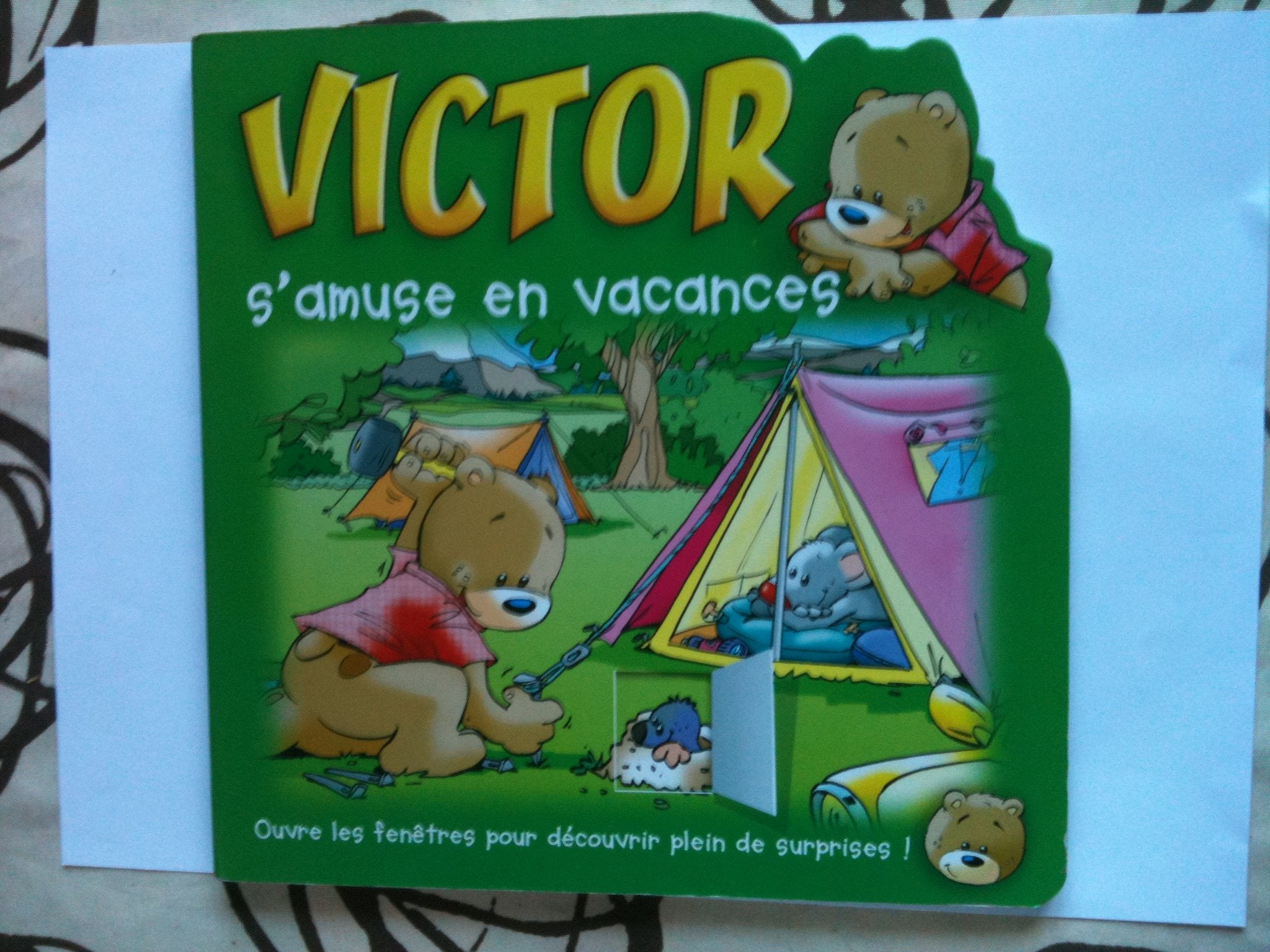 Victor s'amuse en vacances 9782754202954