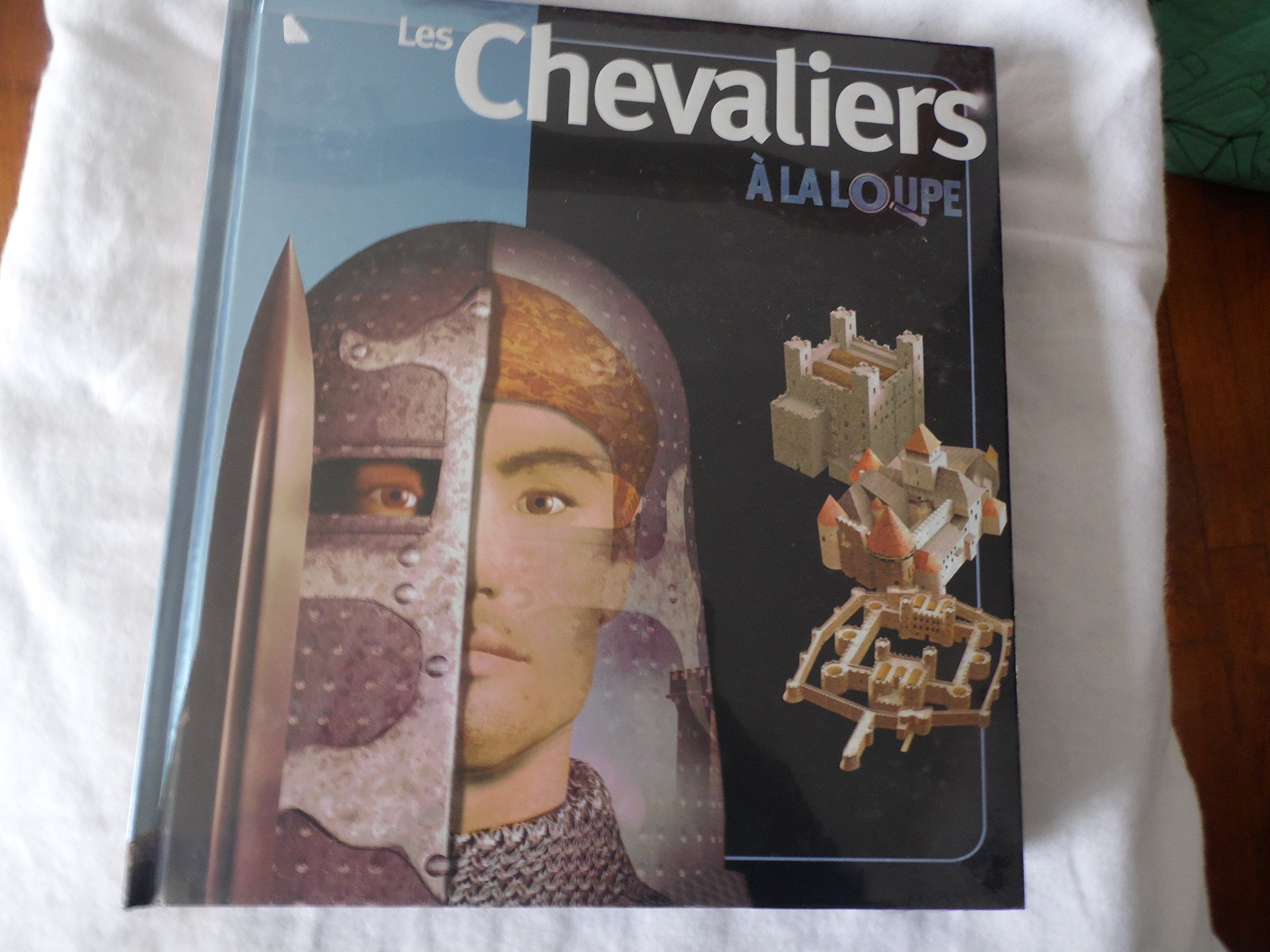 les chevaliers à la loupe 9782298018974